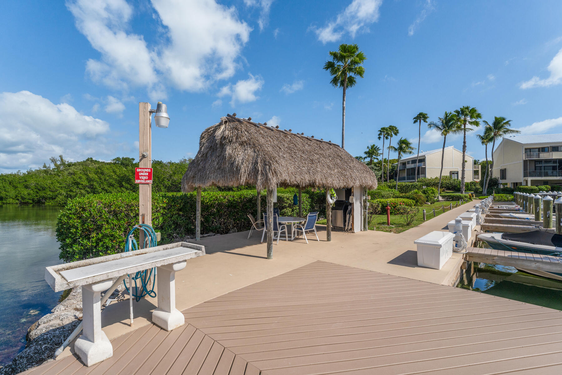 94220 Overseas Highway Unit: 9C and 28' Boat Slip