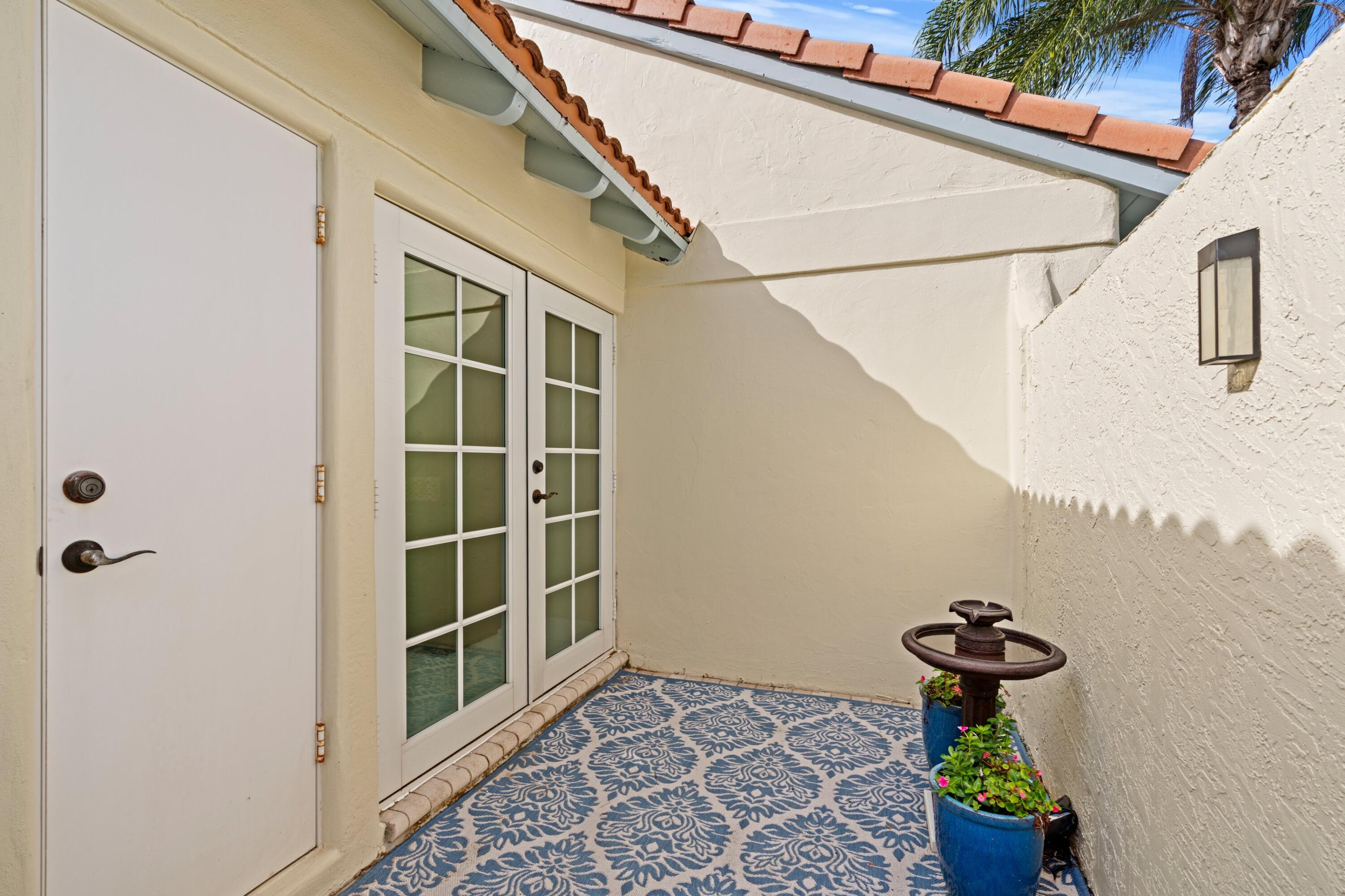 2211 Las Casitas Drive