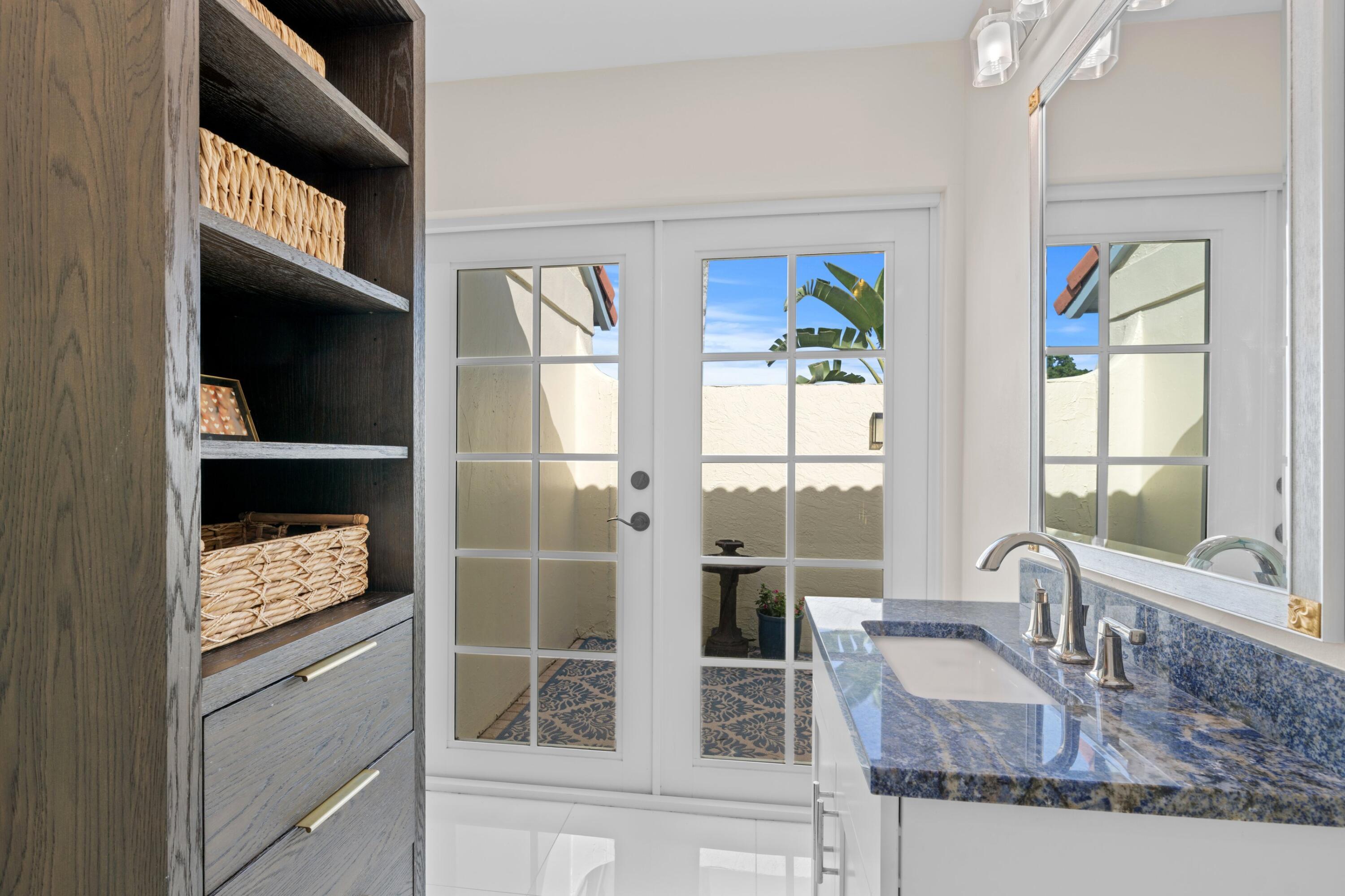 2211 Las Casitas Drive