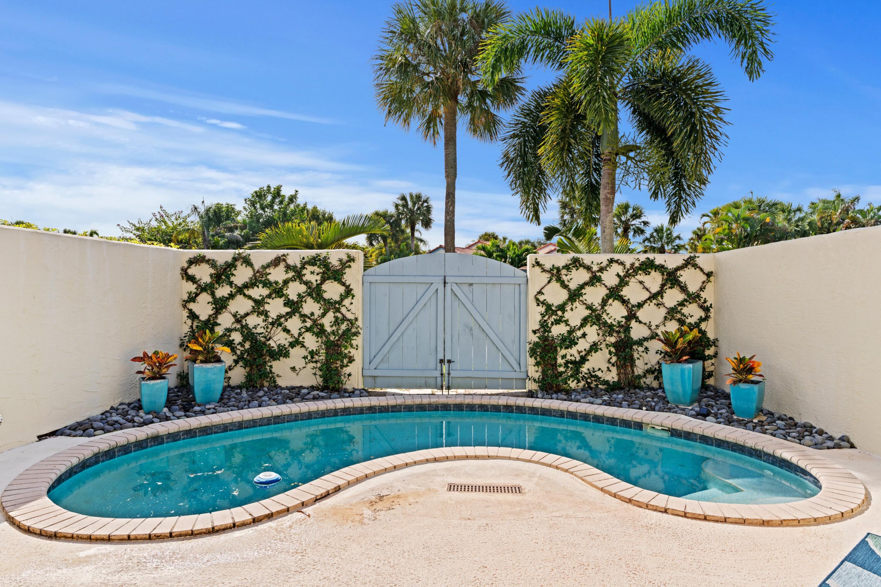 2211 Las Casitas Drive