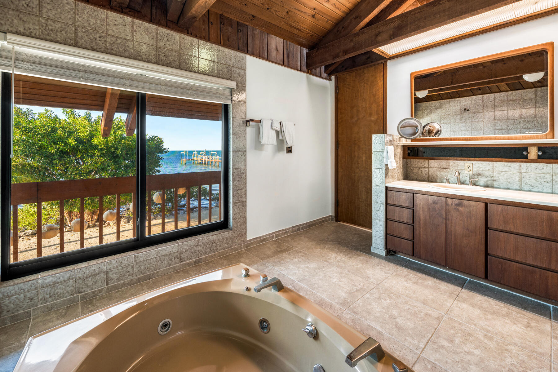 115 Windy Point Circle