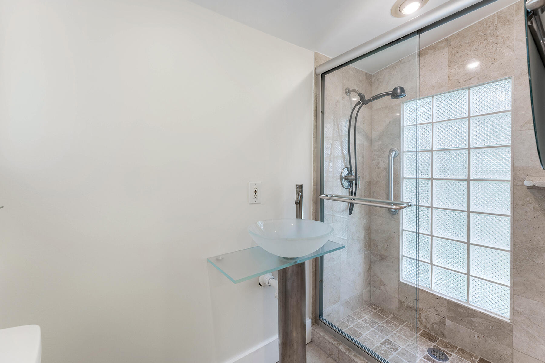 102 South Drive Drive