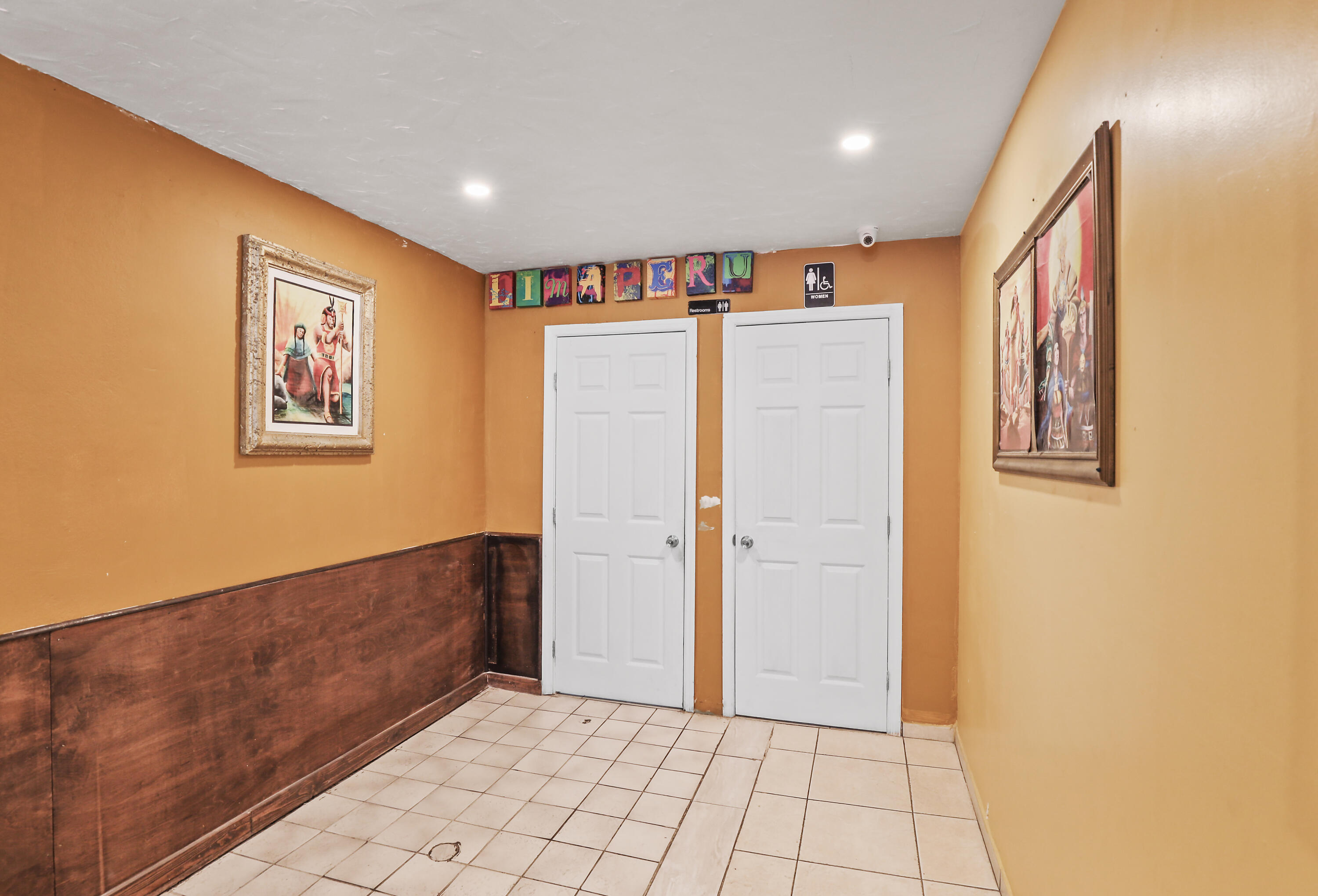 800 White