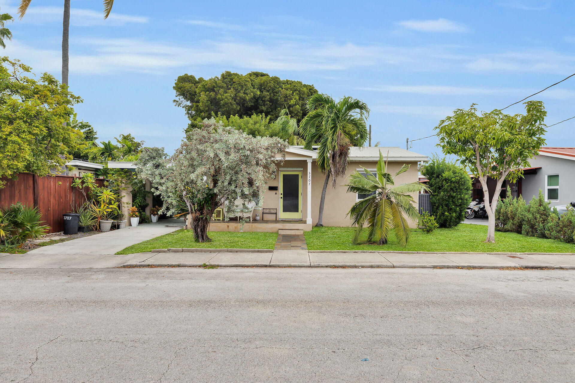 3707 Paula Avenue