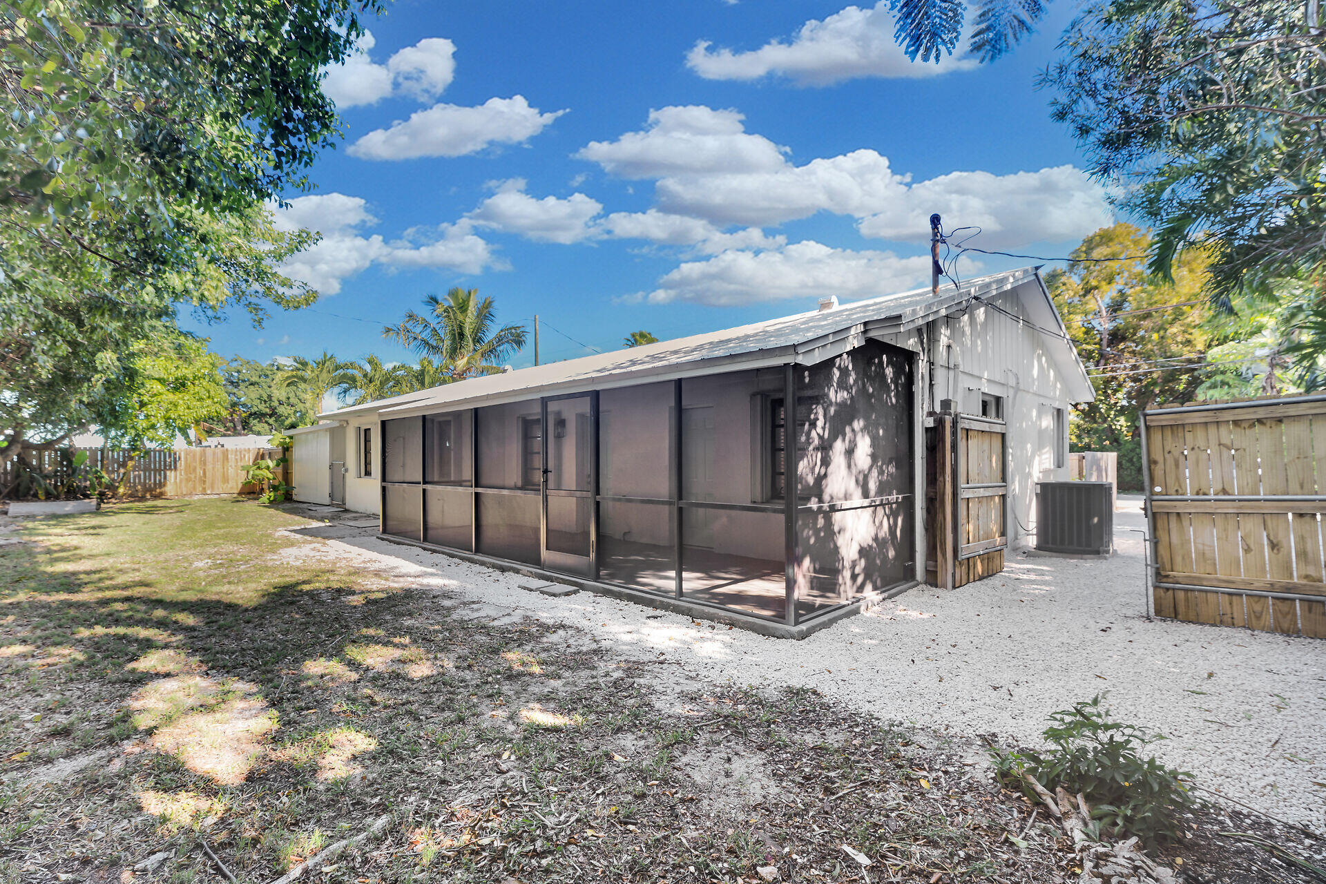 82207 Old Highway