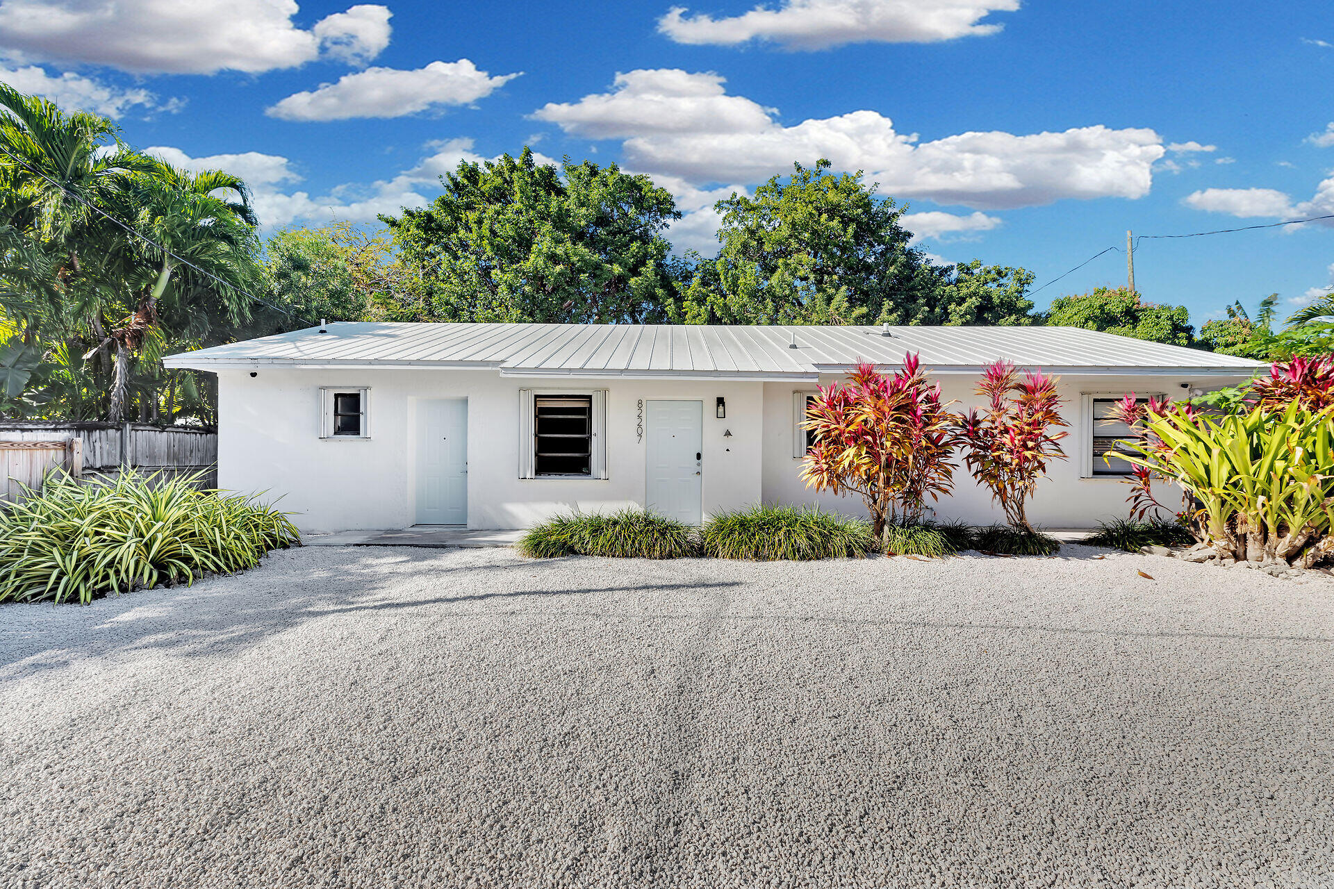 82207 Old Highway
