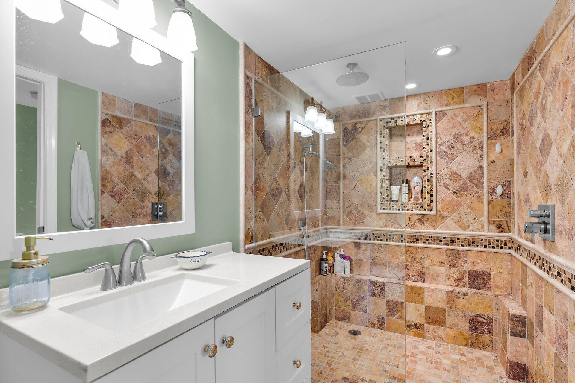 1901 S Roosevelt Boulevard Unit: 401E