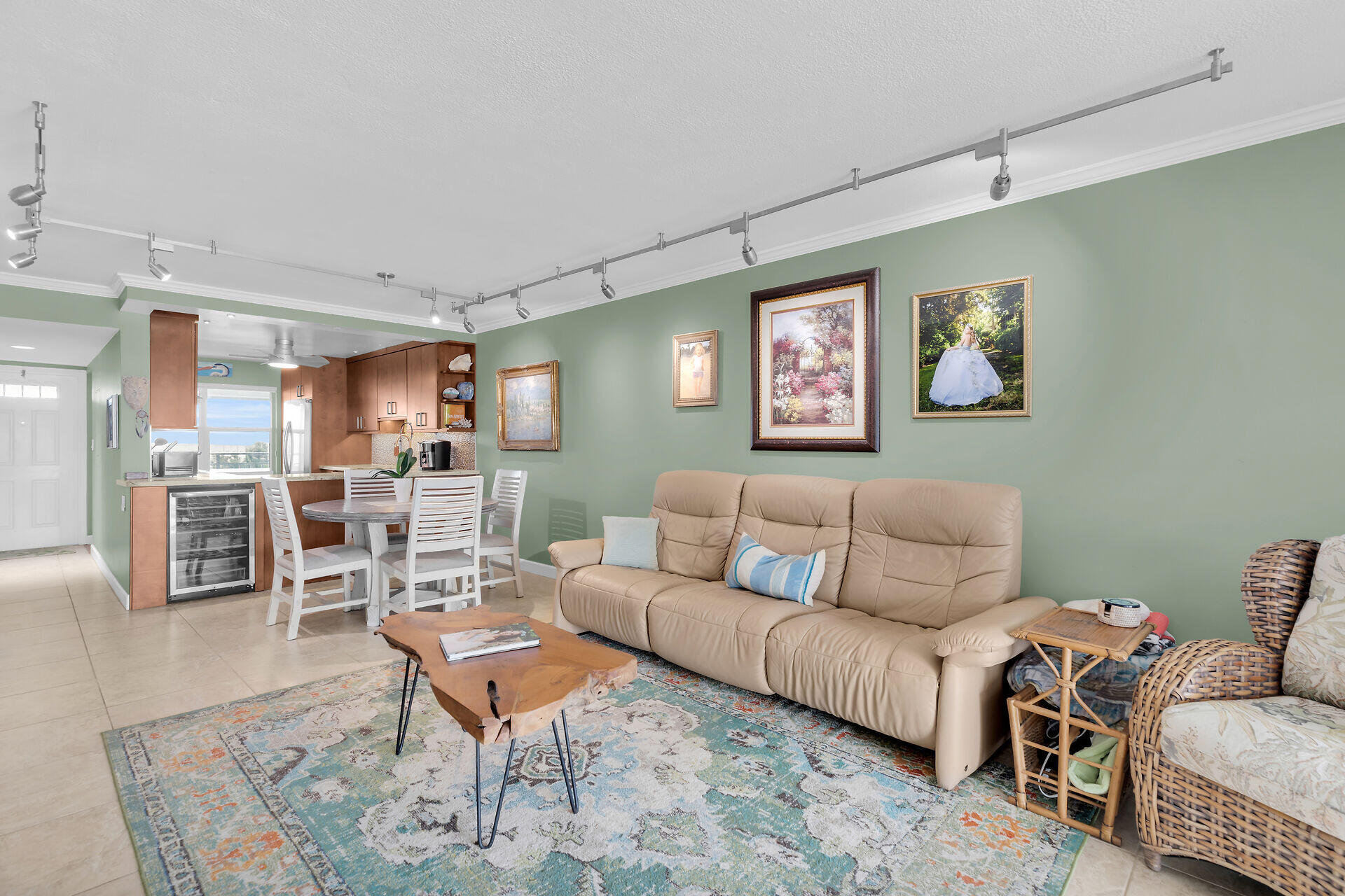 1901 S Roosevelt Boulevard Unit: 401E