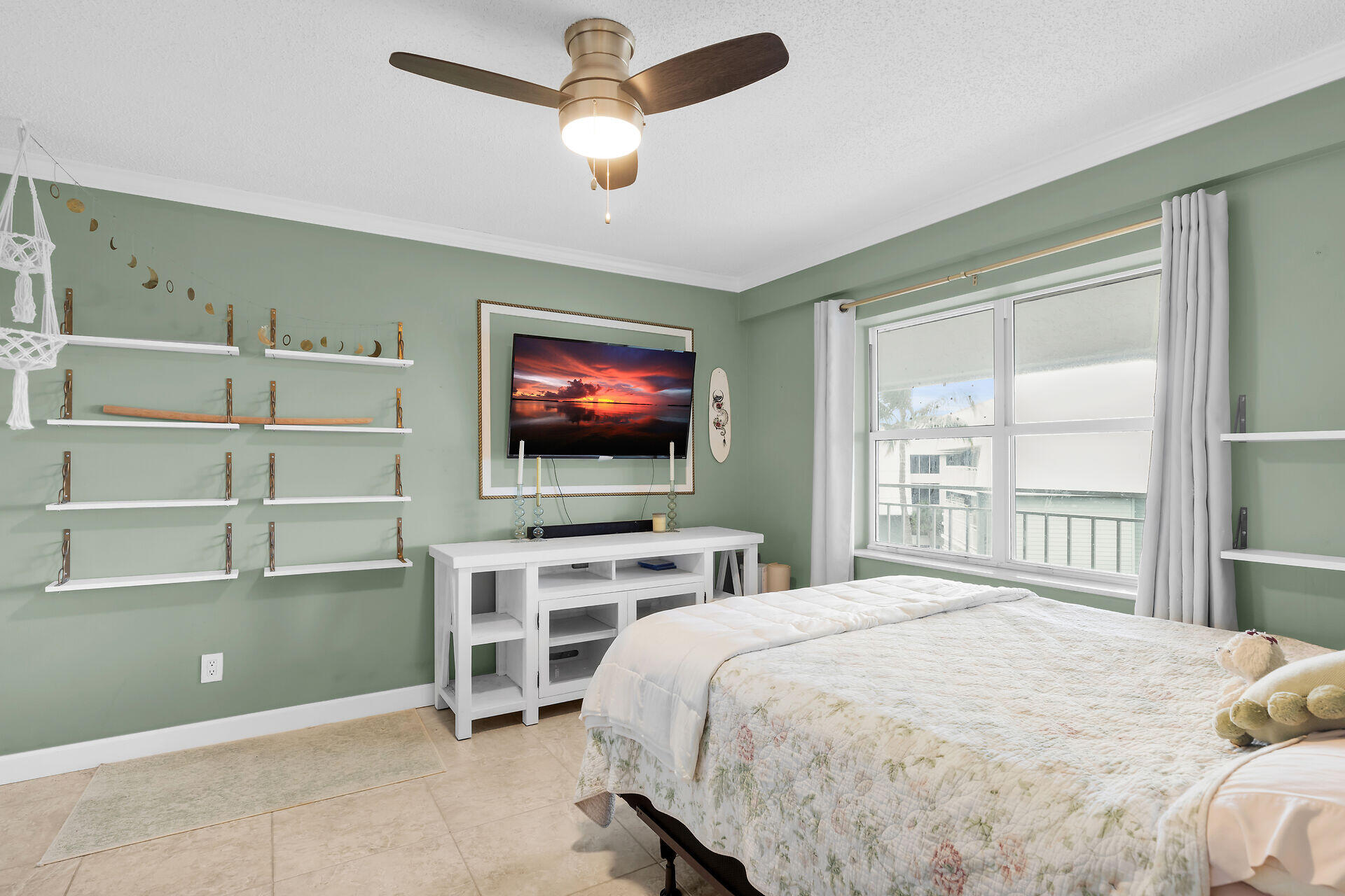 1901 S Roosevelt Boulevard Unit: 401E