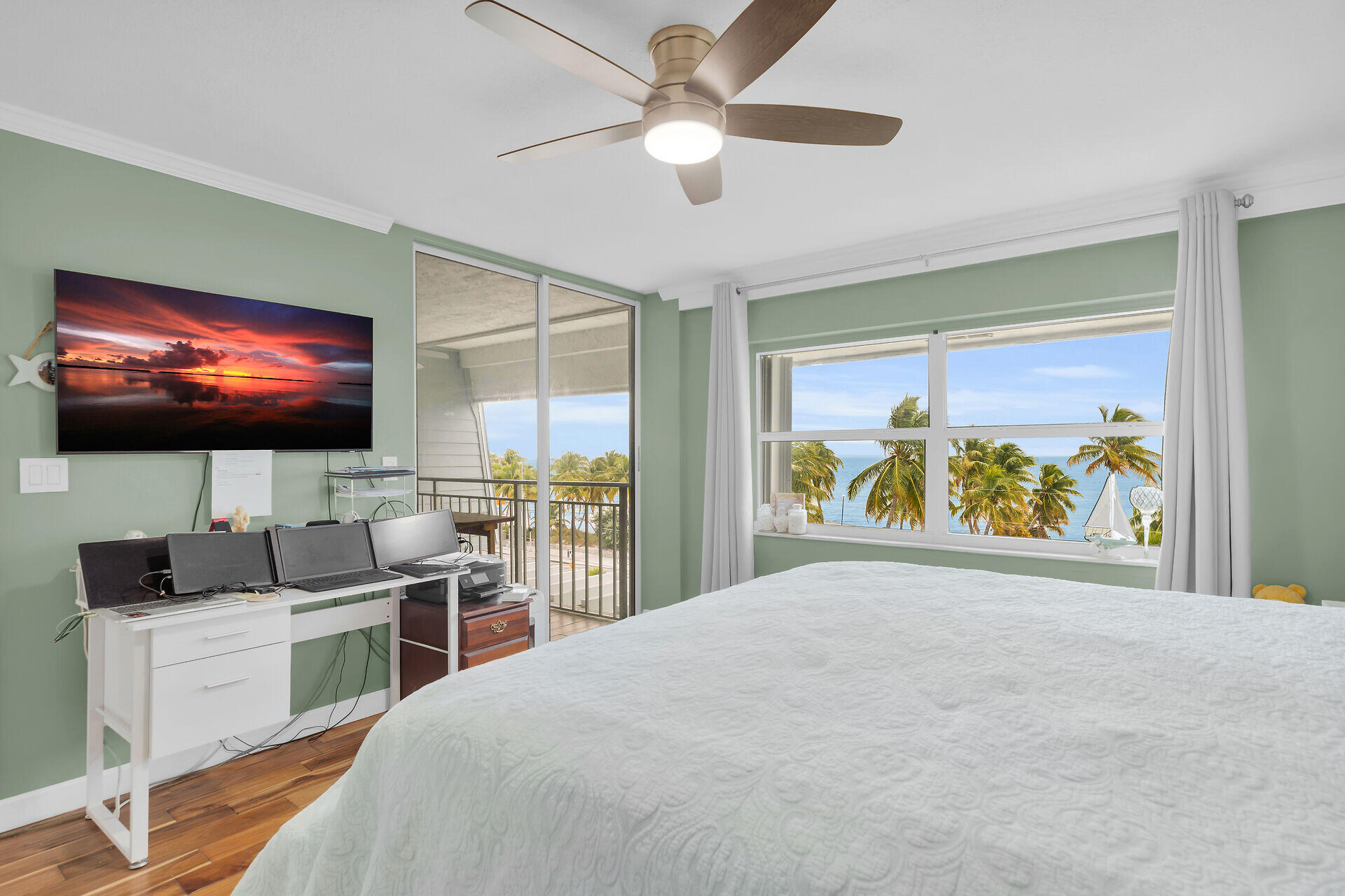 1901 S Roosevelt Boulevard Unit: 401E