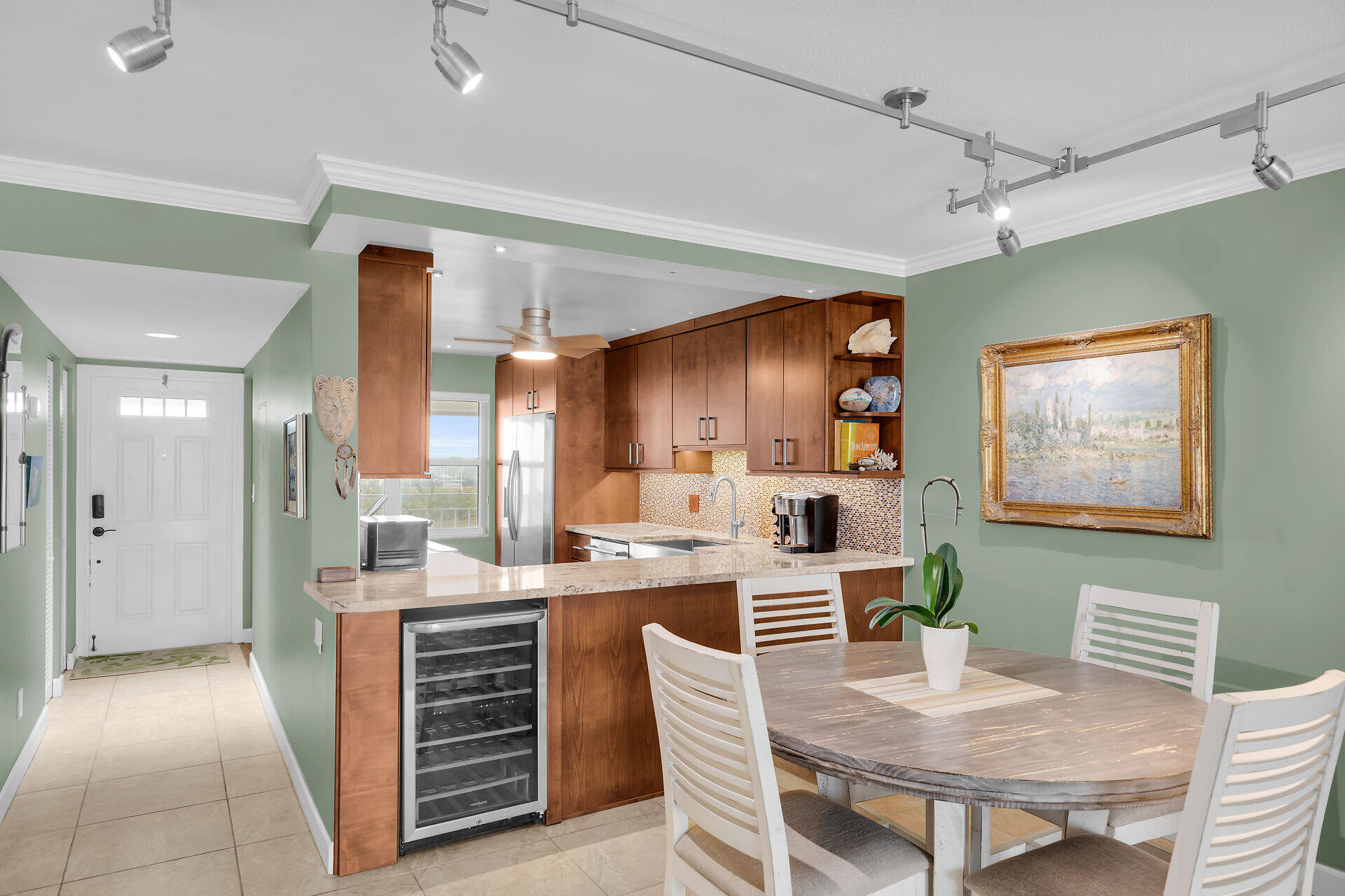 1901 S Roosevelt Boulevard Unit: 401E