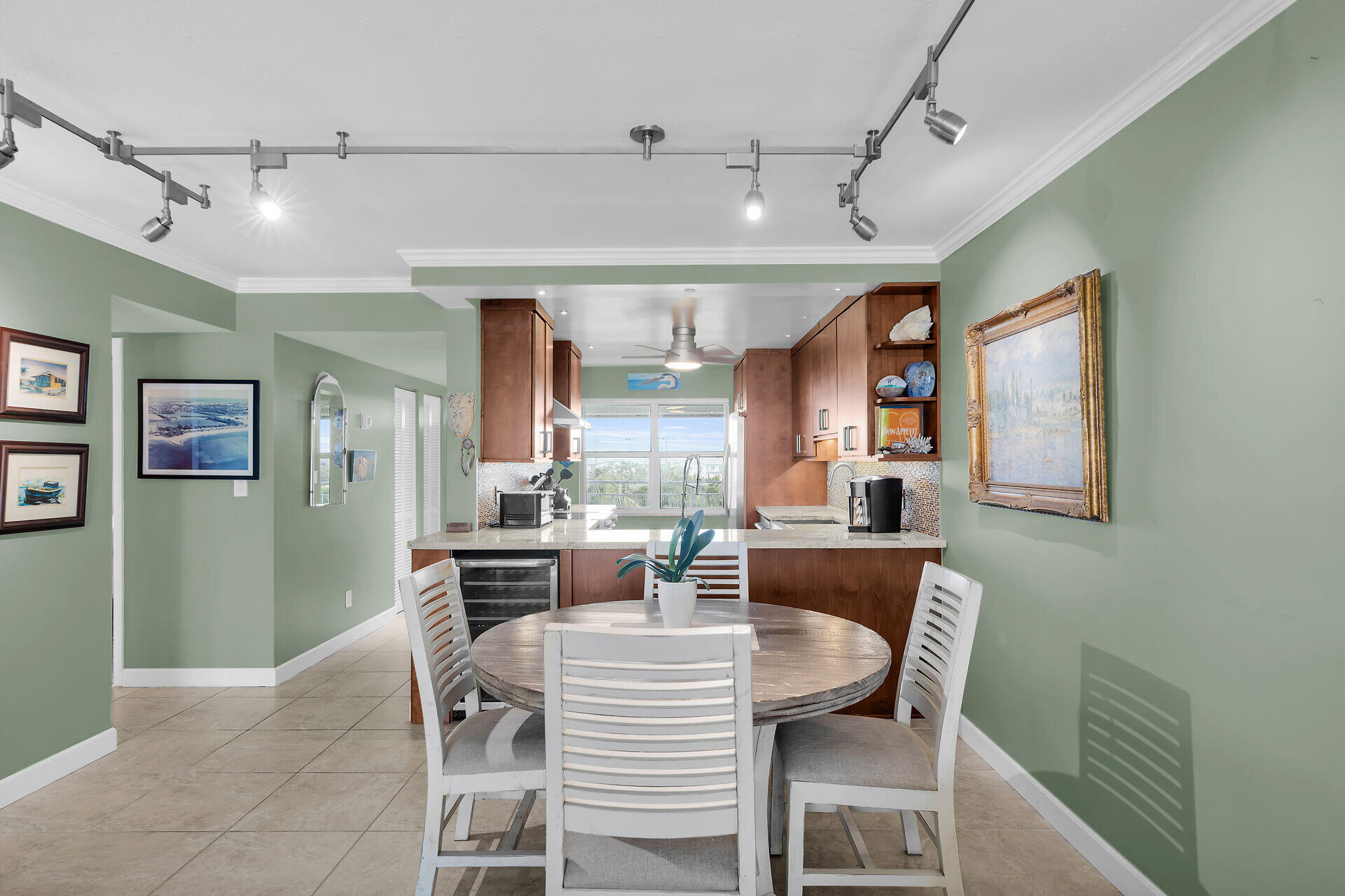 1901 S Roosevelt Boulevard Unit: 401E