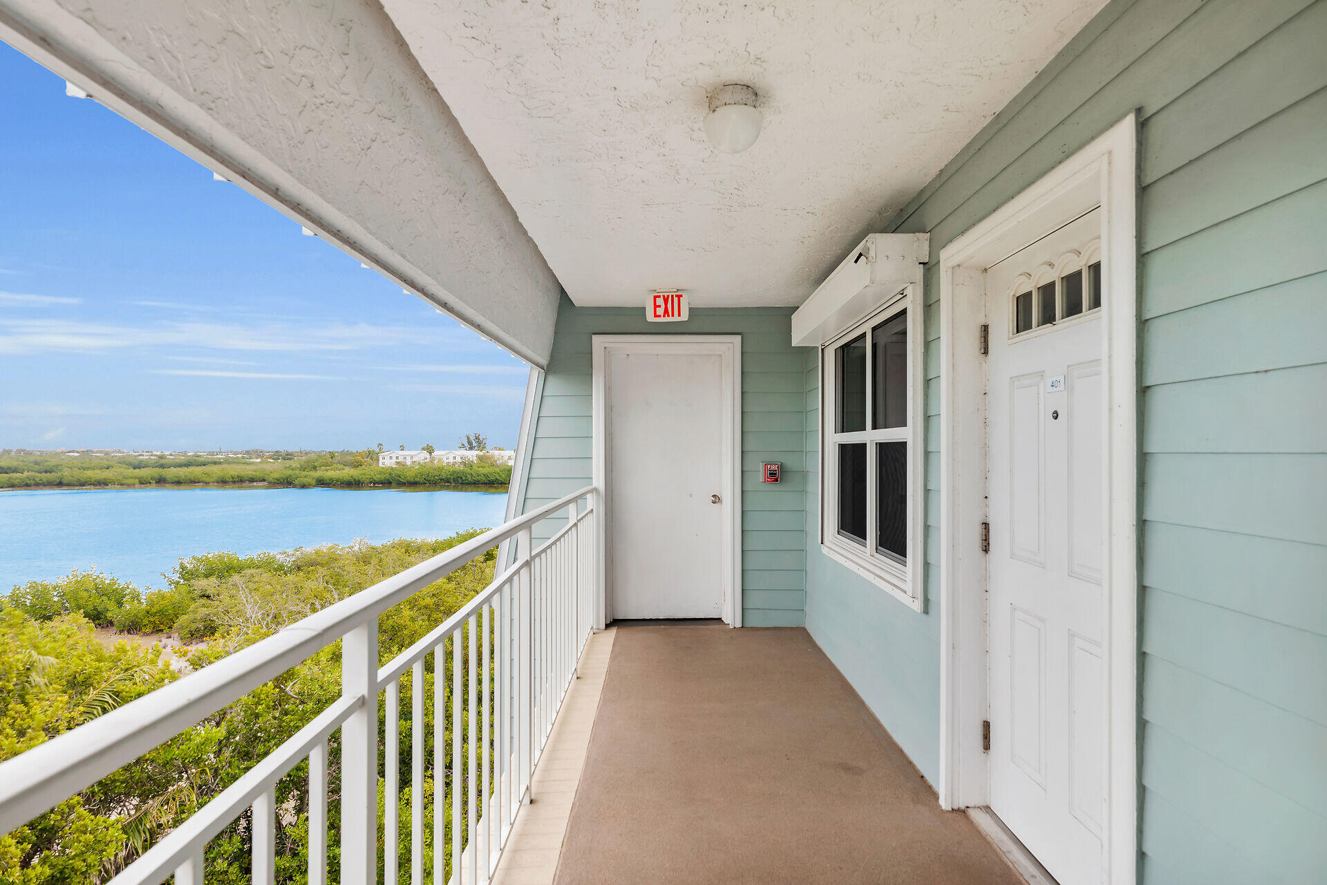 1901 S Roosevelt Boulevard Unit: 401E