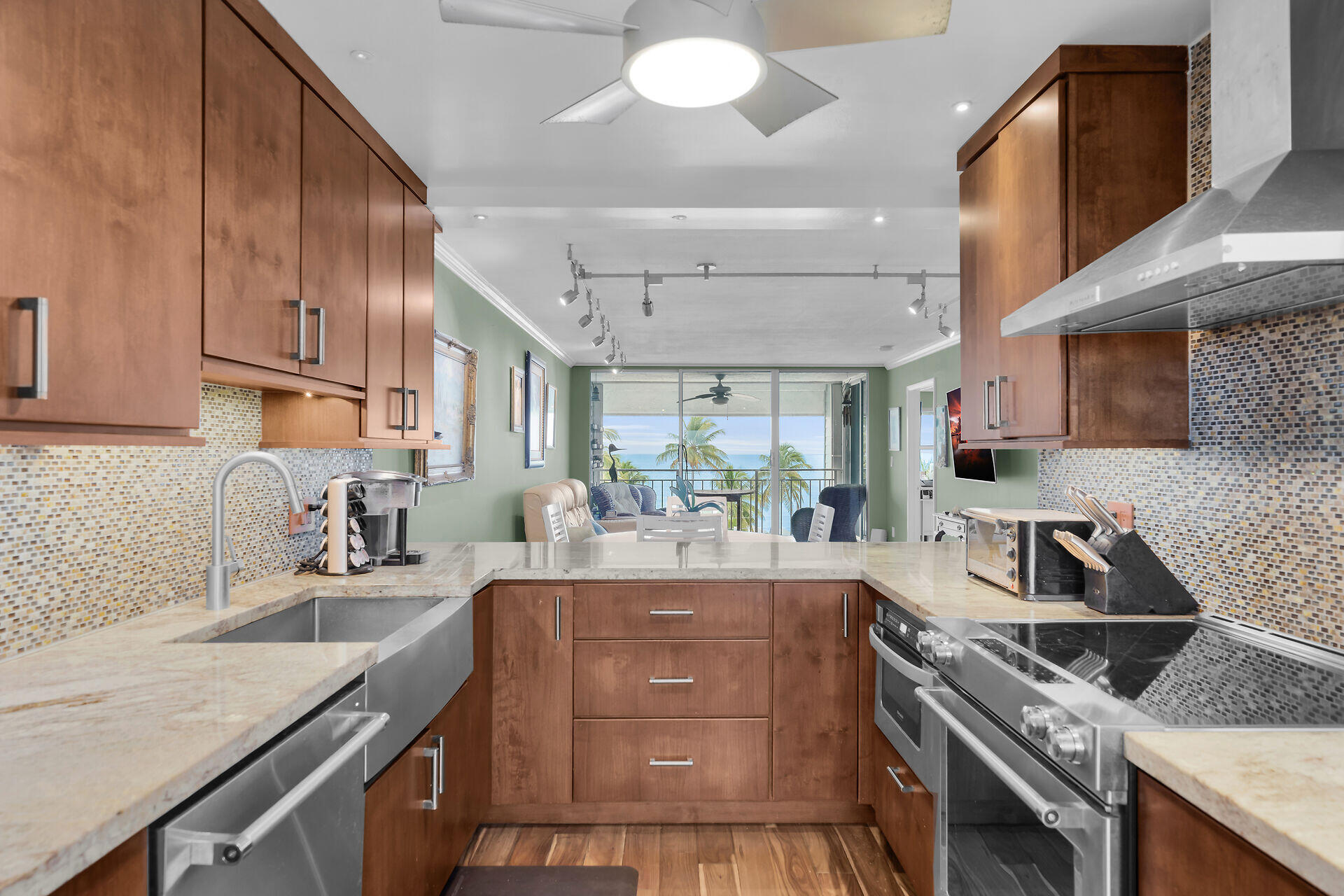 1901 S Roosevelt Boulevard Unit: 401E