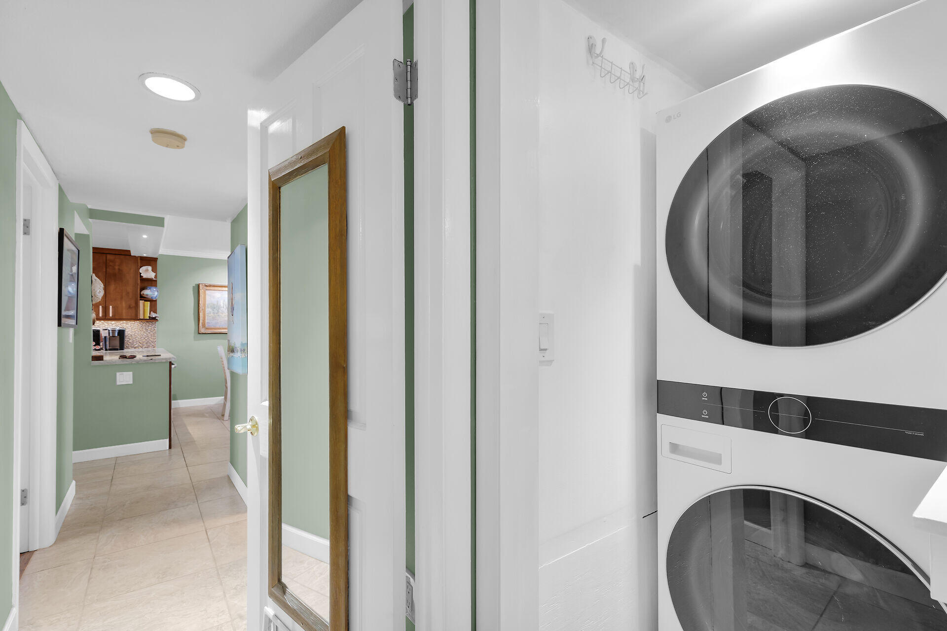 1901 S Roosevelt Boulevard Unit: 401E