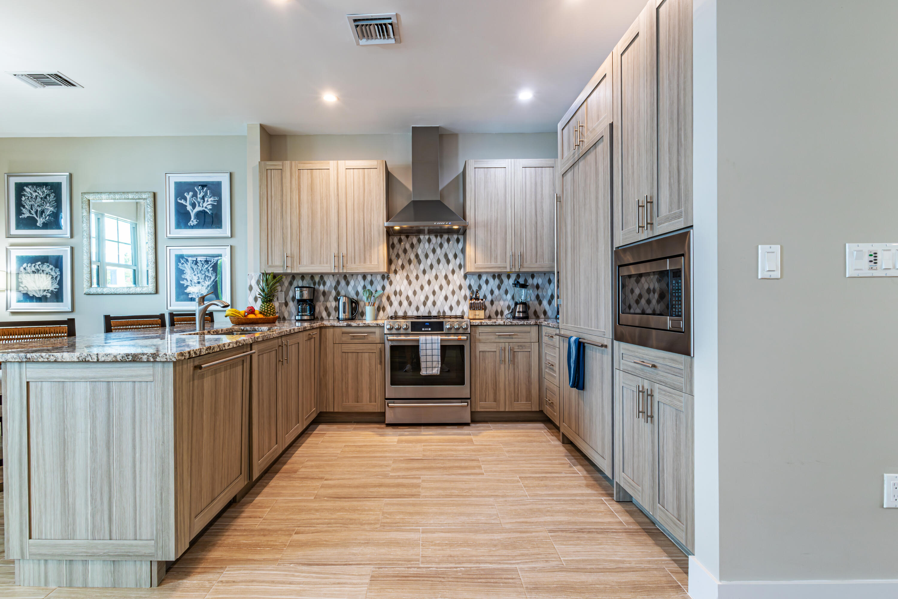 25 E Playa Largo Boulevard