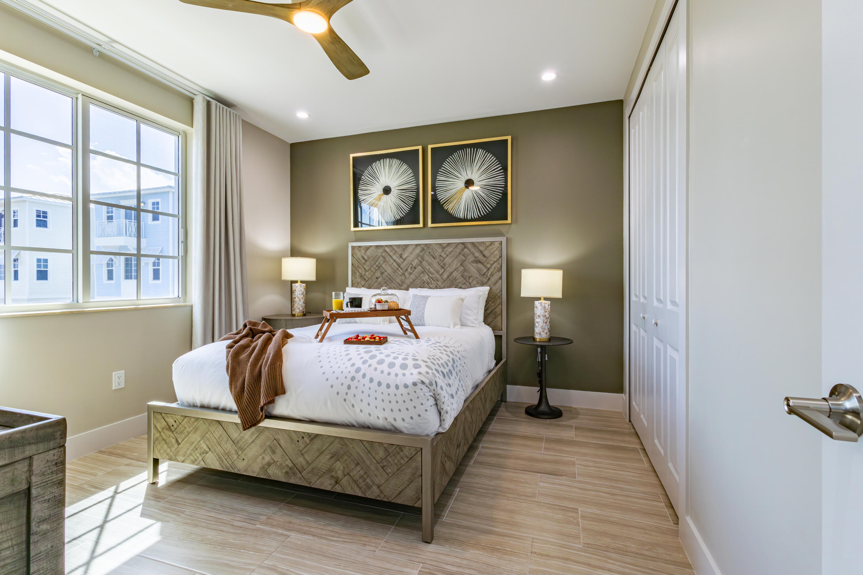 25 E Playa Largo Boulevard