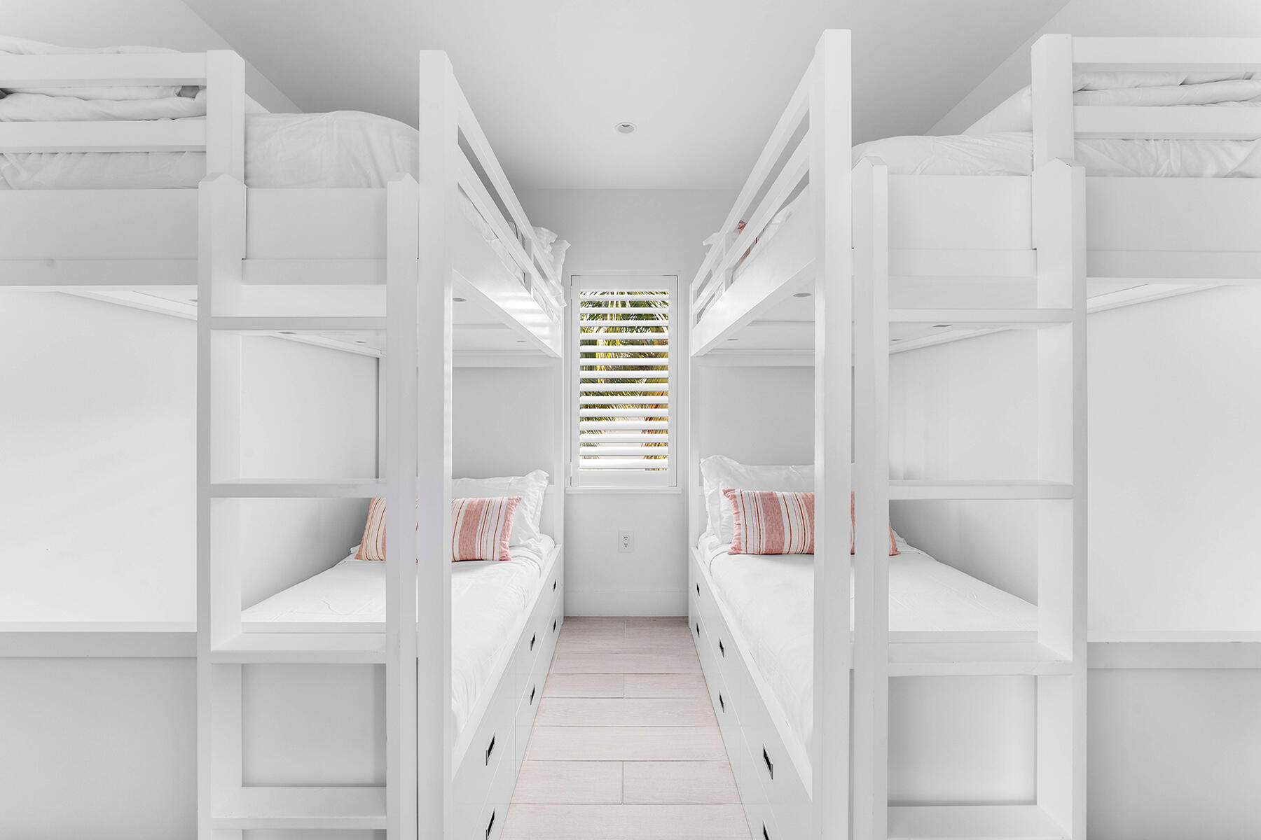 82779 Old Highway Unit: 14