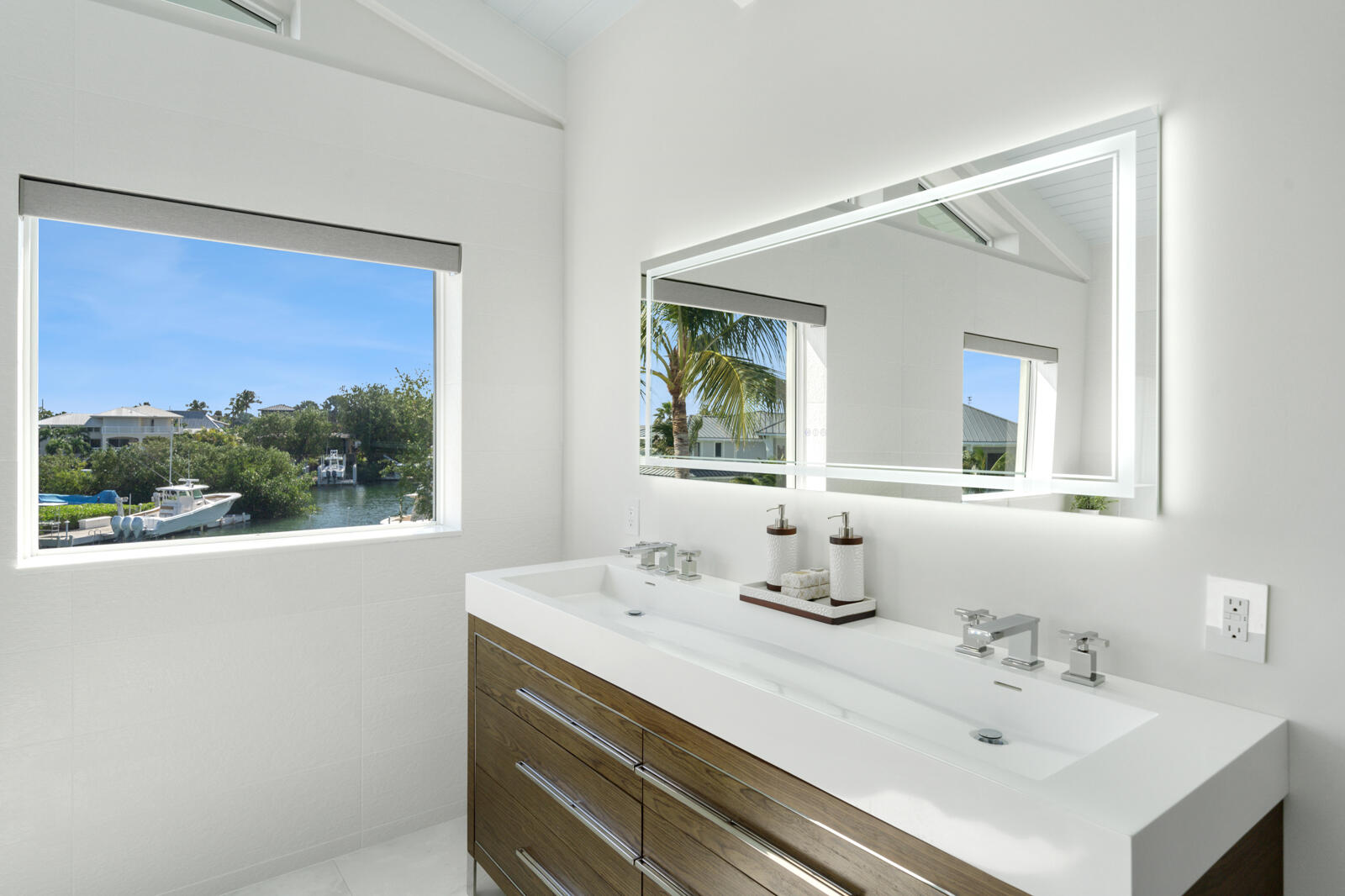 186 & 165 Bayview Drive