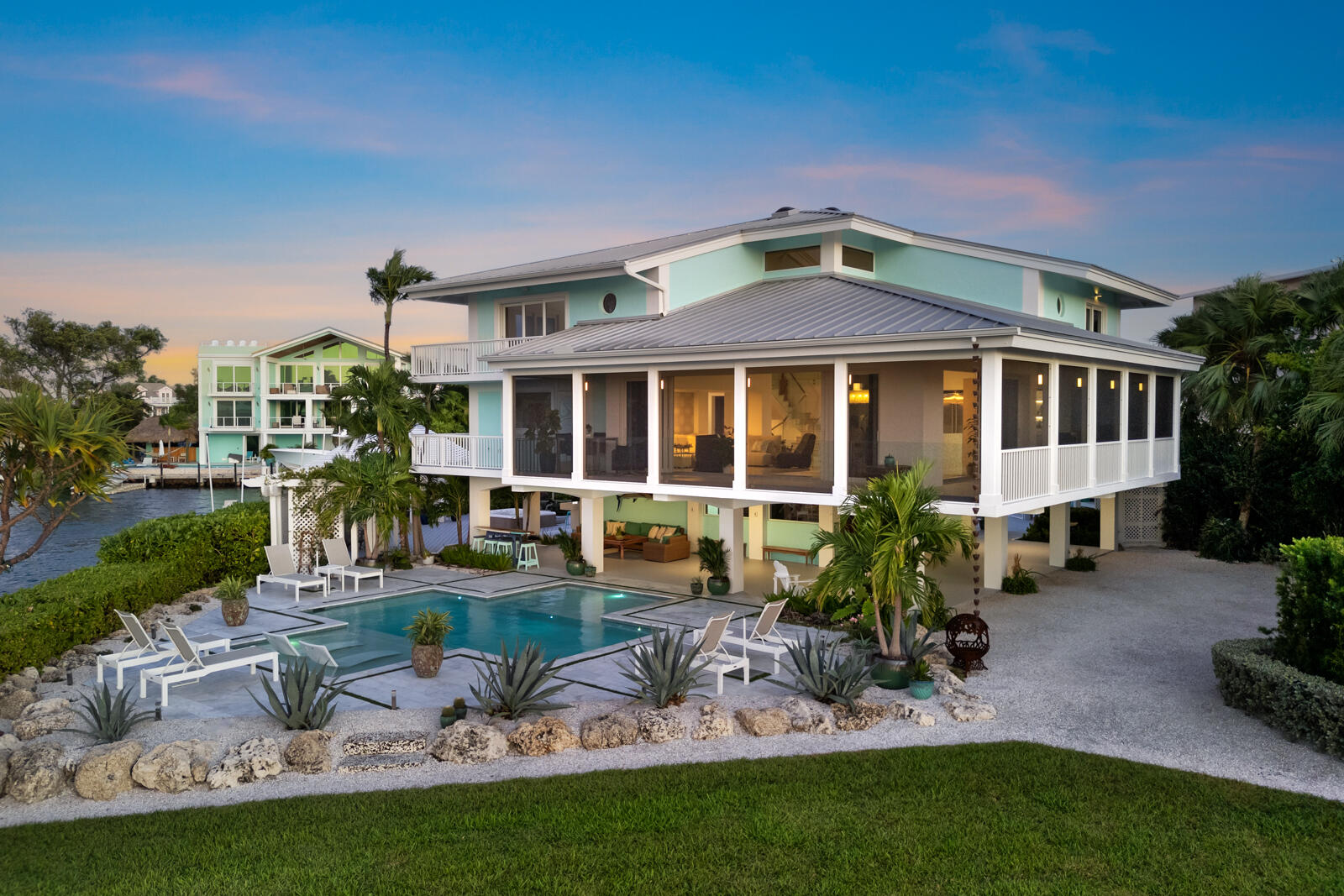 186 & 165 Bayview Drive