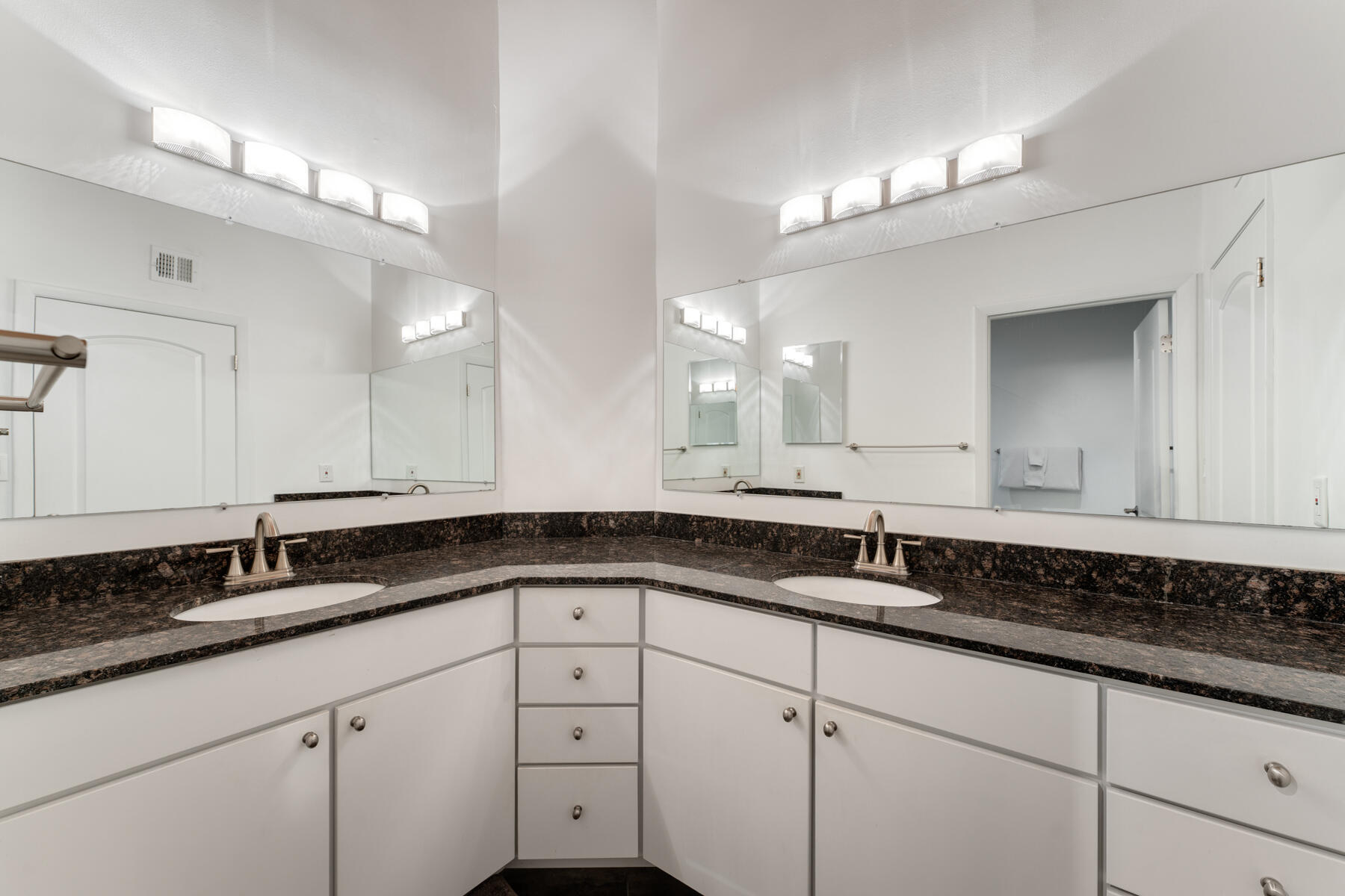 1133 W Ocean Drive Unit: 10