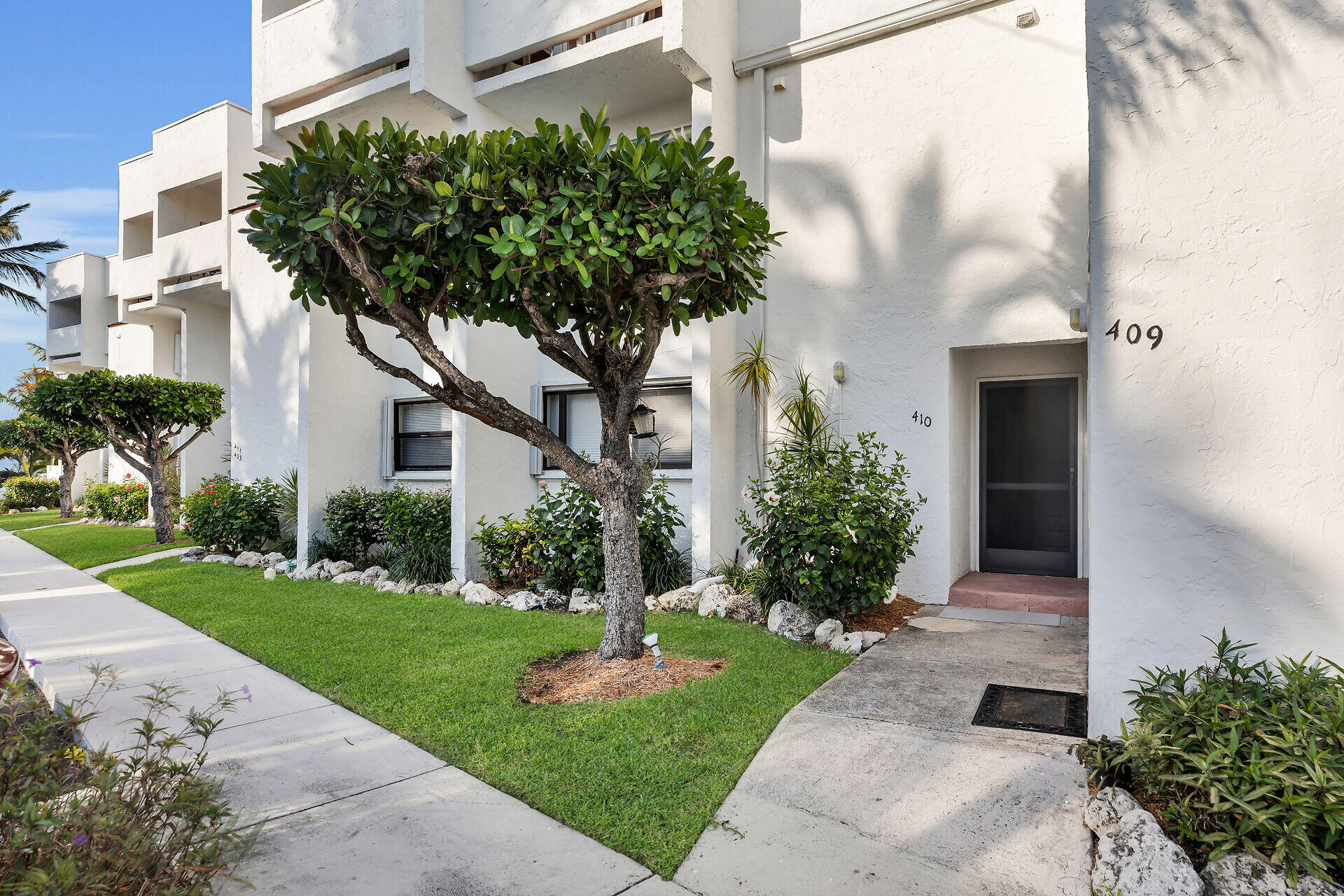 601 W Ocean Drive Unit: 410