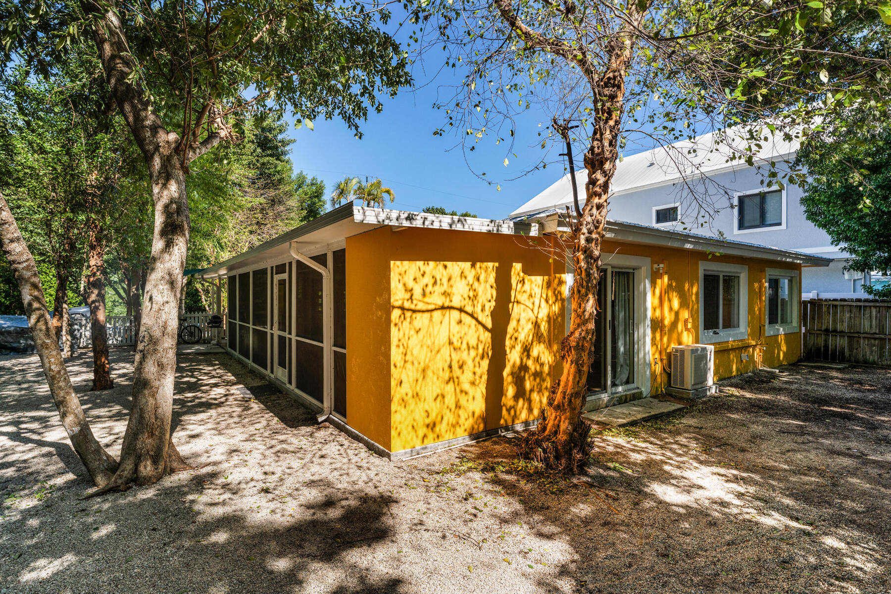 129 Artic Avenue