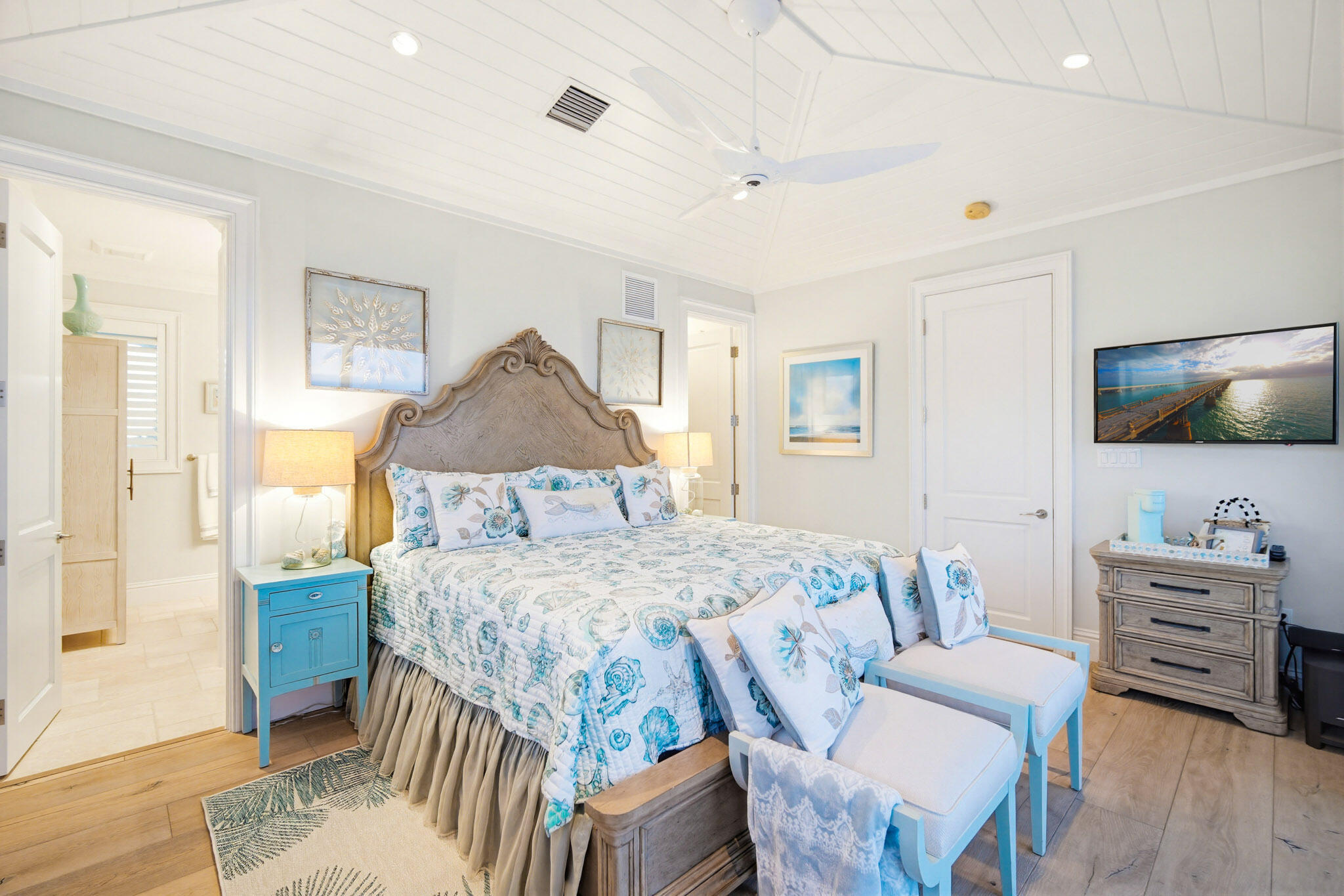 421 La Fitte Road