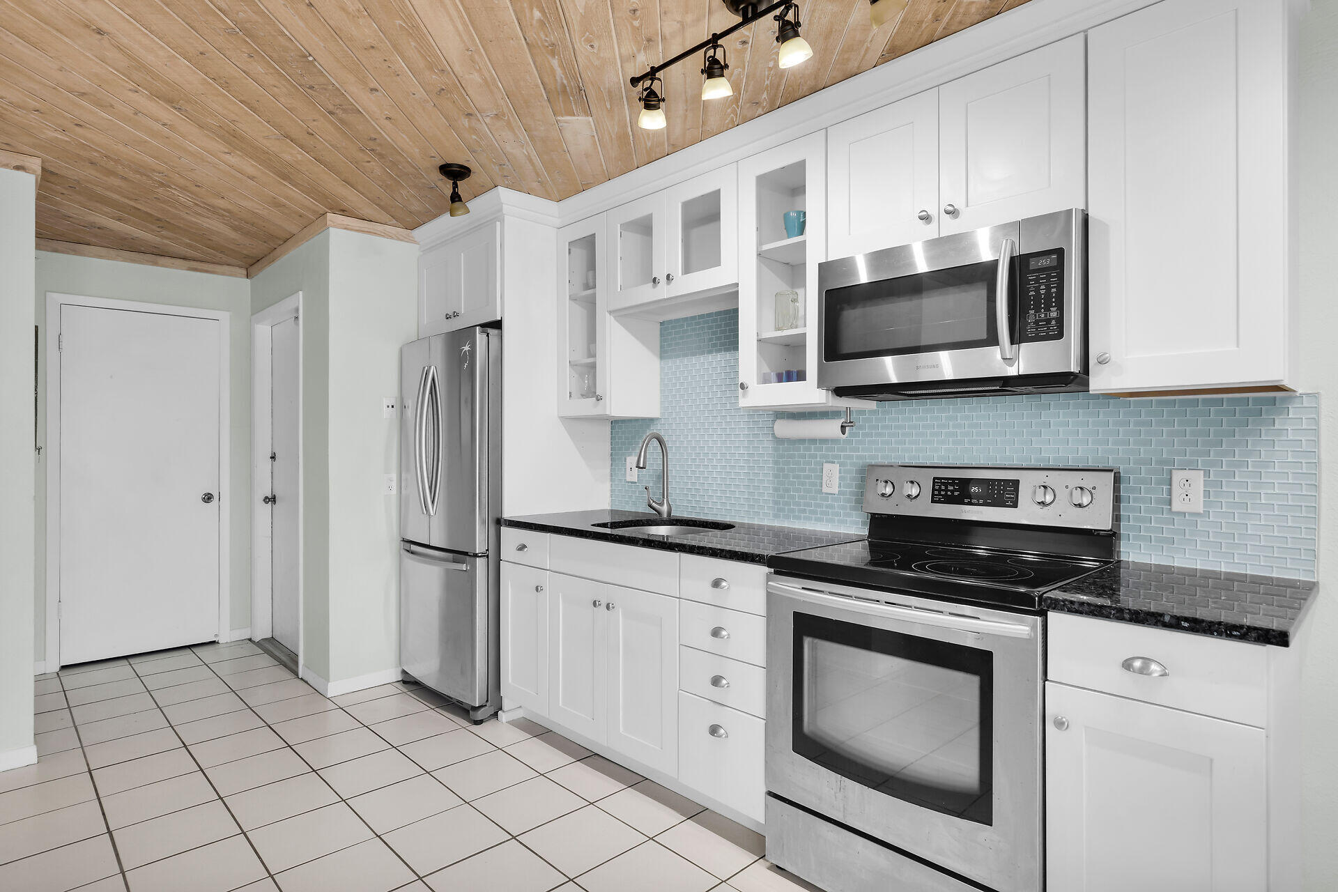 119 Cortez Drive Unit: APT G11