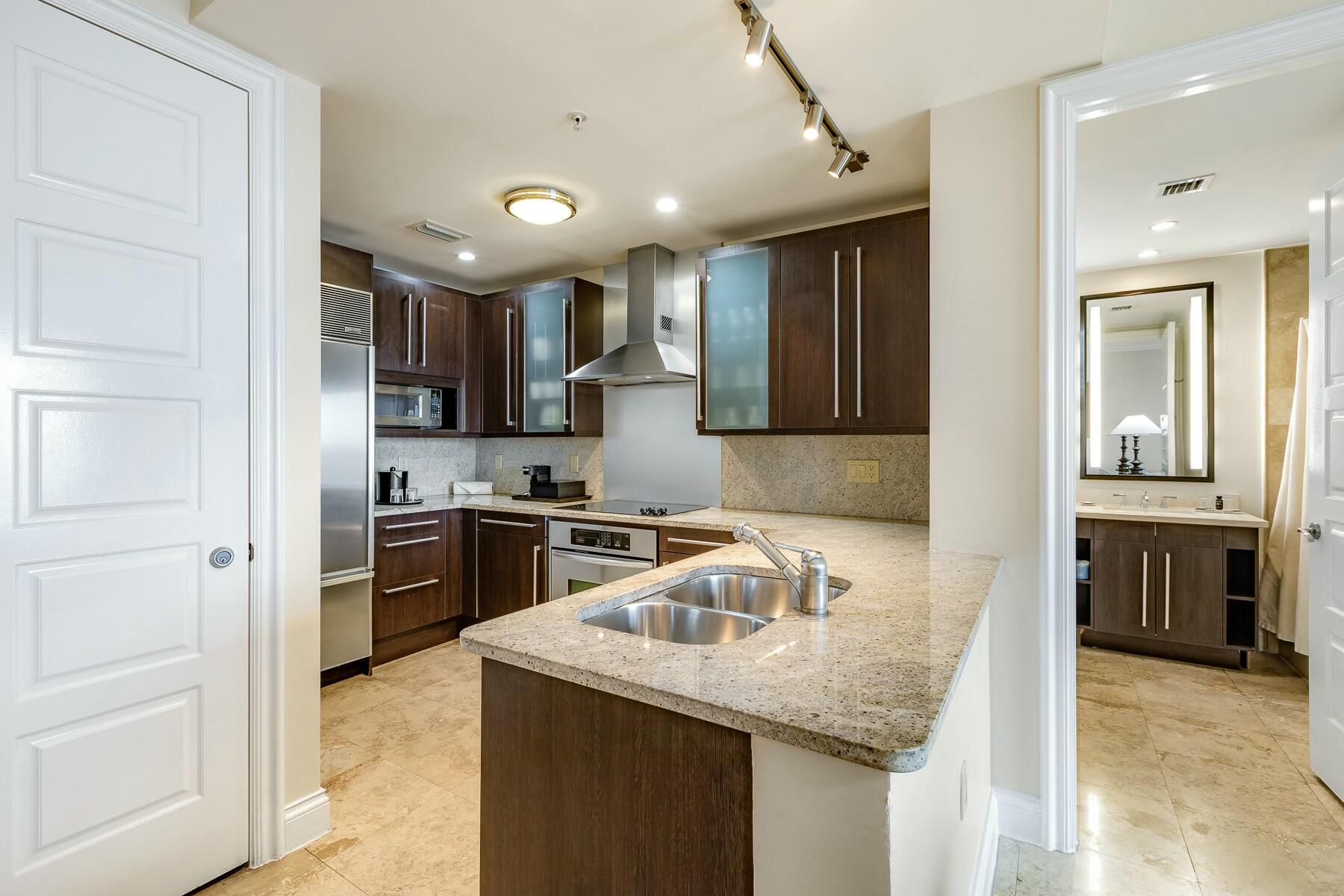 3841 N Roosevelt Boulevard Unit: 121