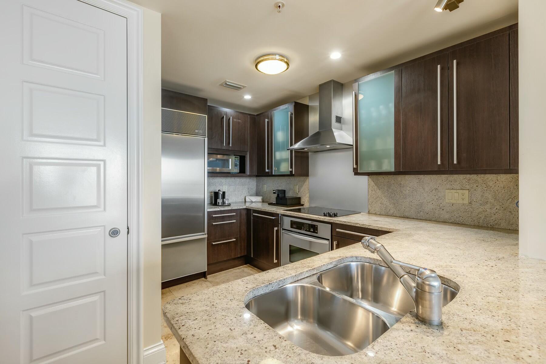 3841 N Roosevelt Boulevard Unit: 121
