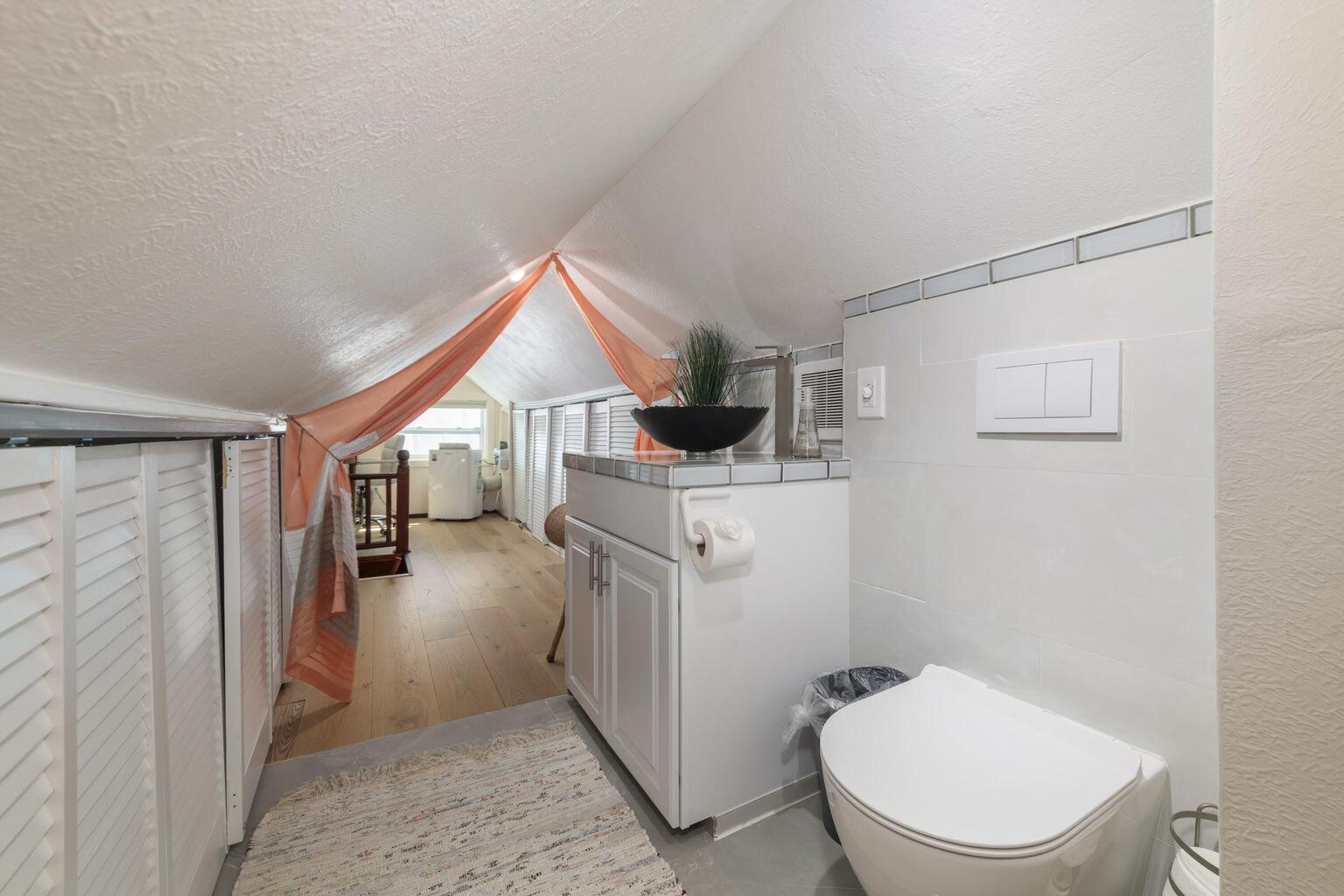 1211 Knowles Lane