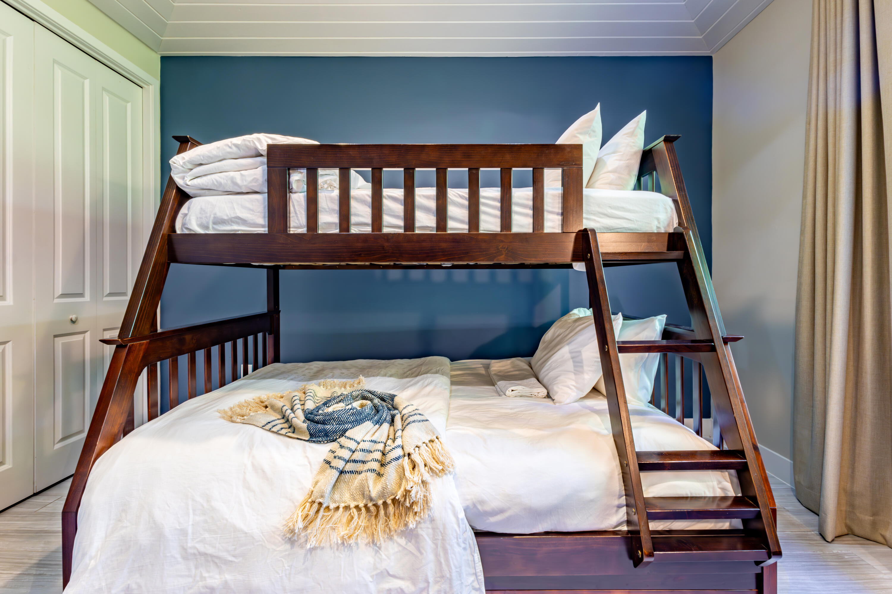 19 W Playa Largo Boulevard