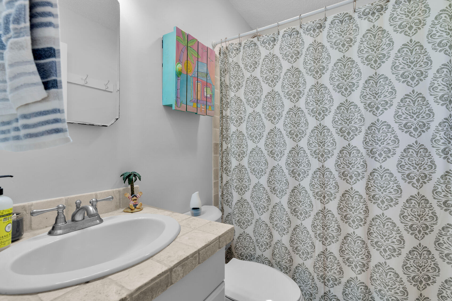 2911 Seidenberg Avenue