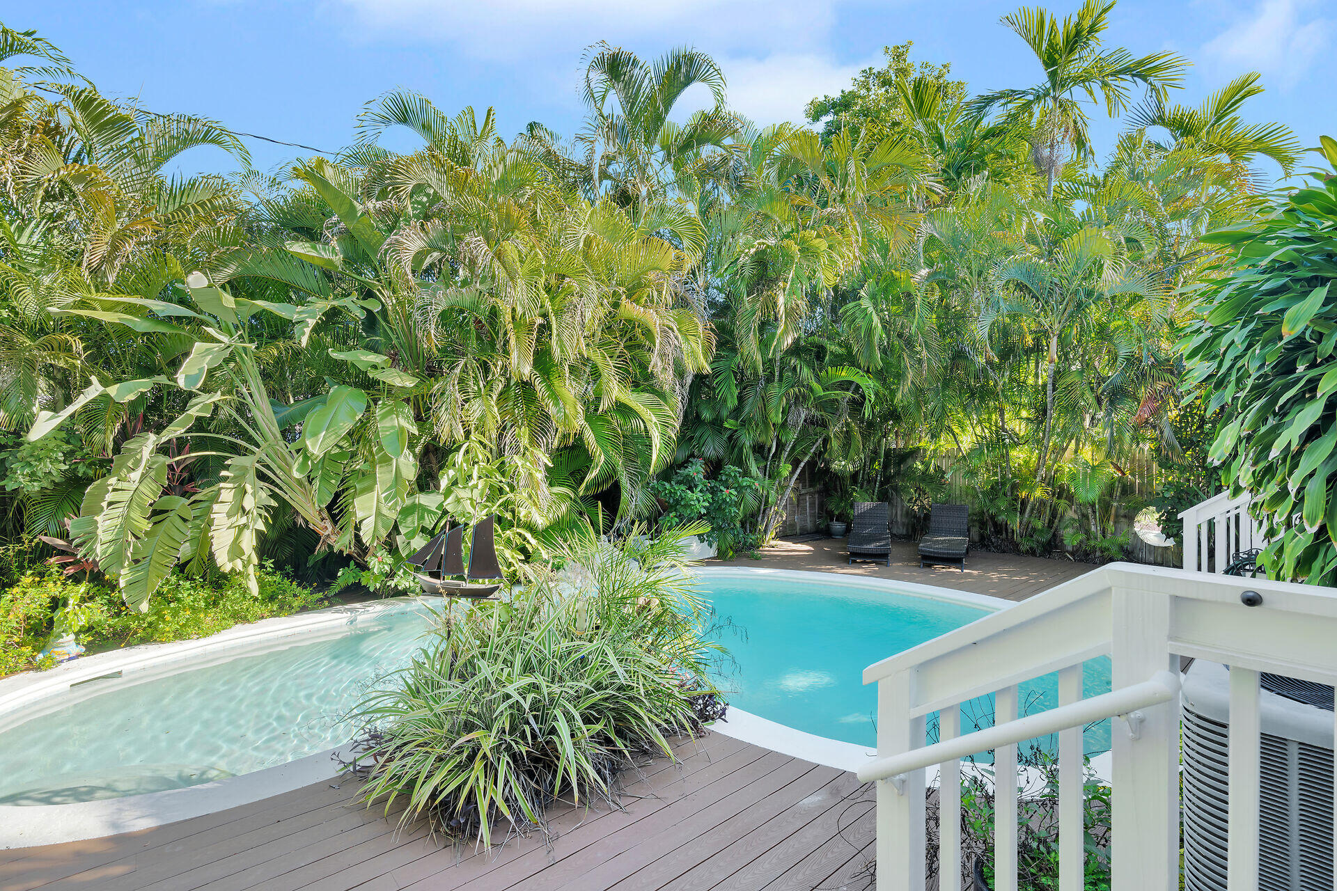 2911 Seidenberg Avenue