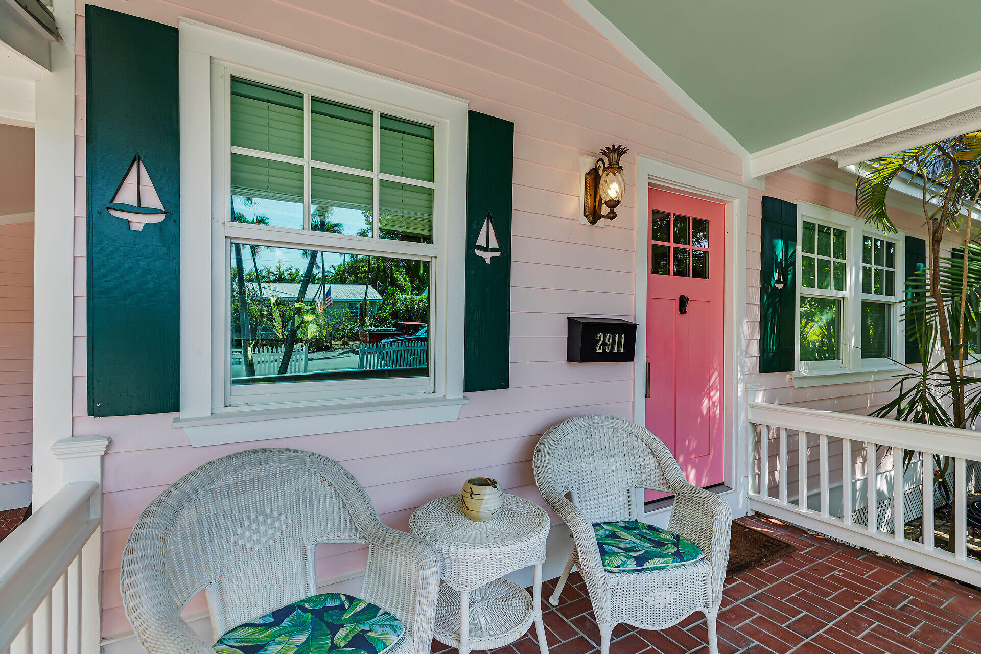 2911 Seidenberg Avenue