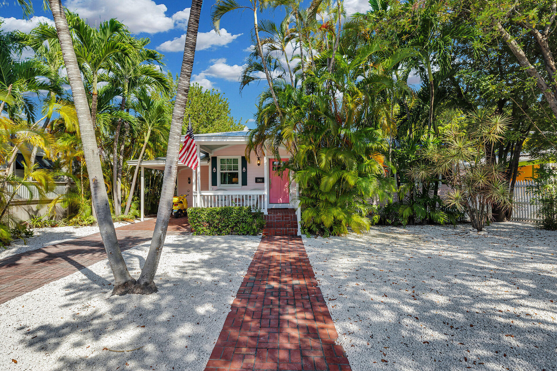 2911 Seidenberg Avenue