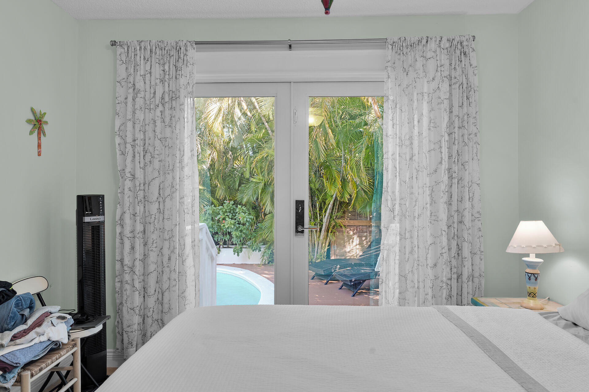 2911 Seidenberg Avenue