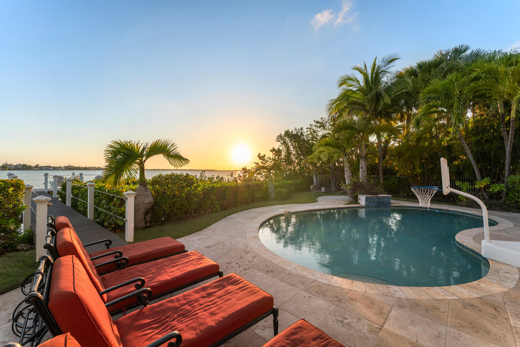 24 Cannon Royal Drive