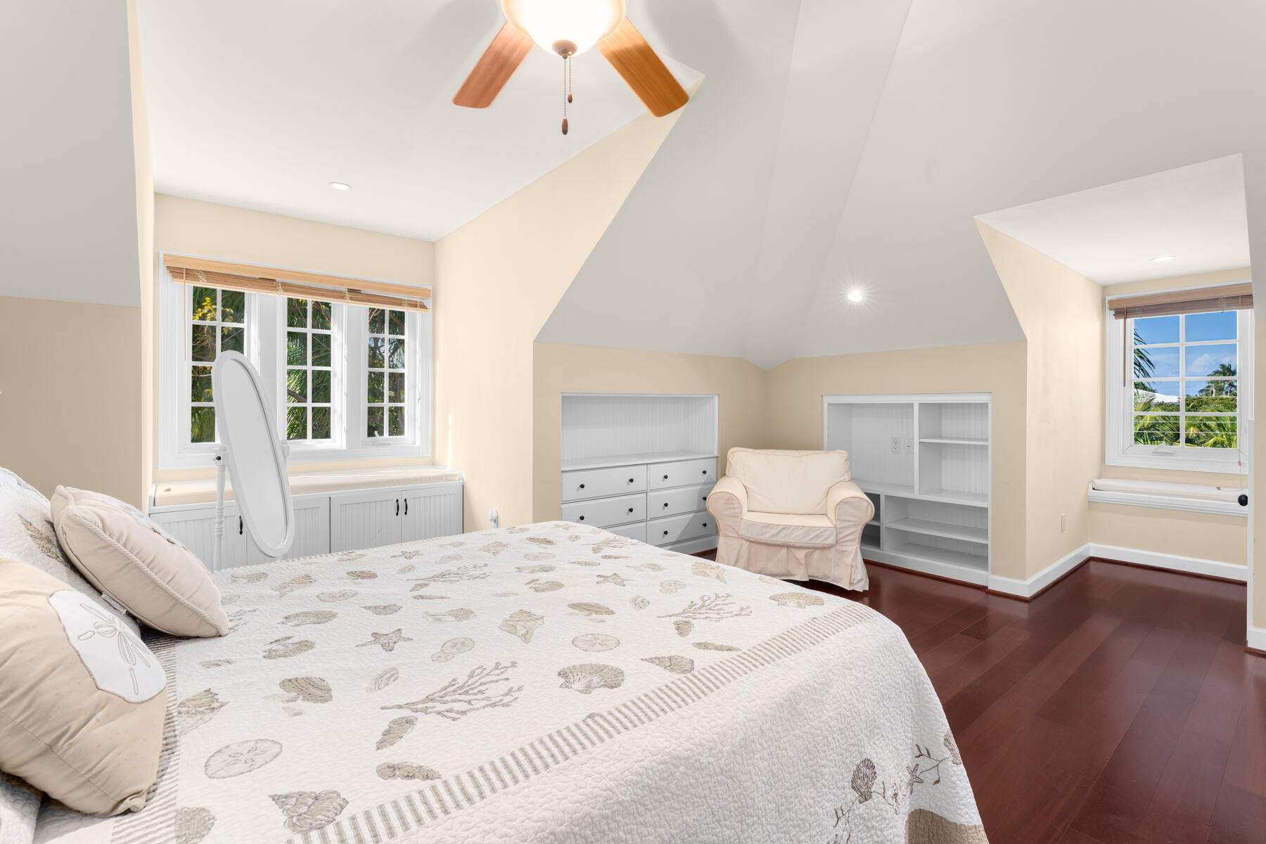 24 Cannon Royal Drive