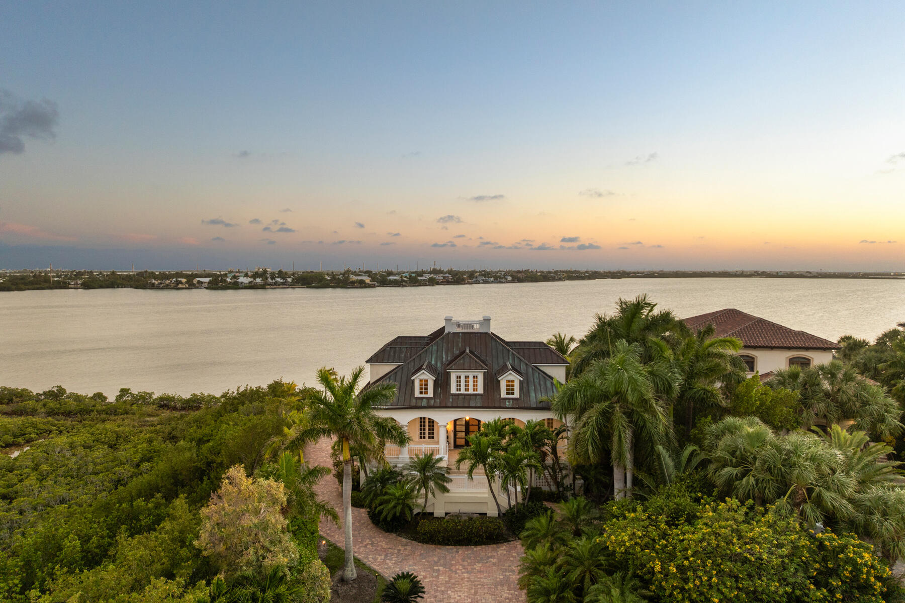24 Cannon Royal Drive