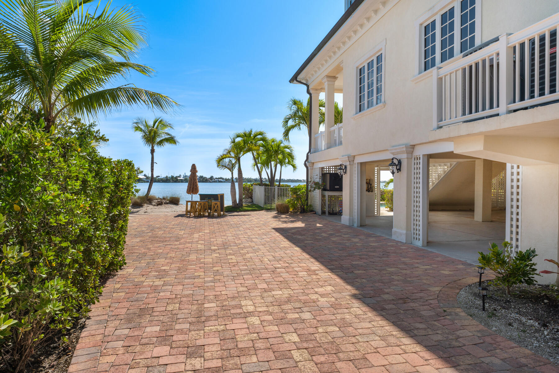 24 Cannon Royal Drive