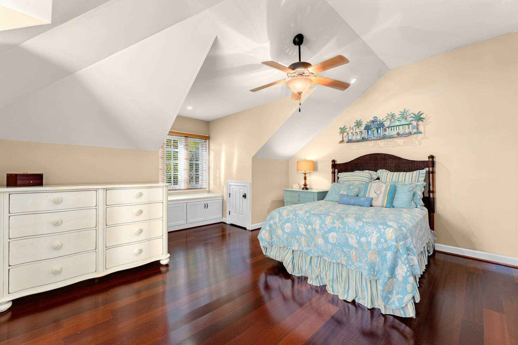 24 Cannon Royal Drive