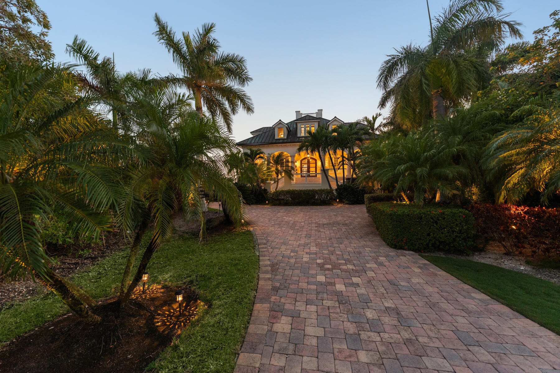 24 Cannon Royal Drive