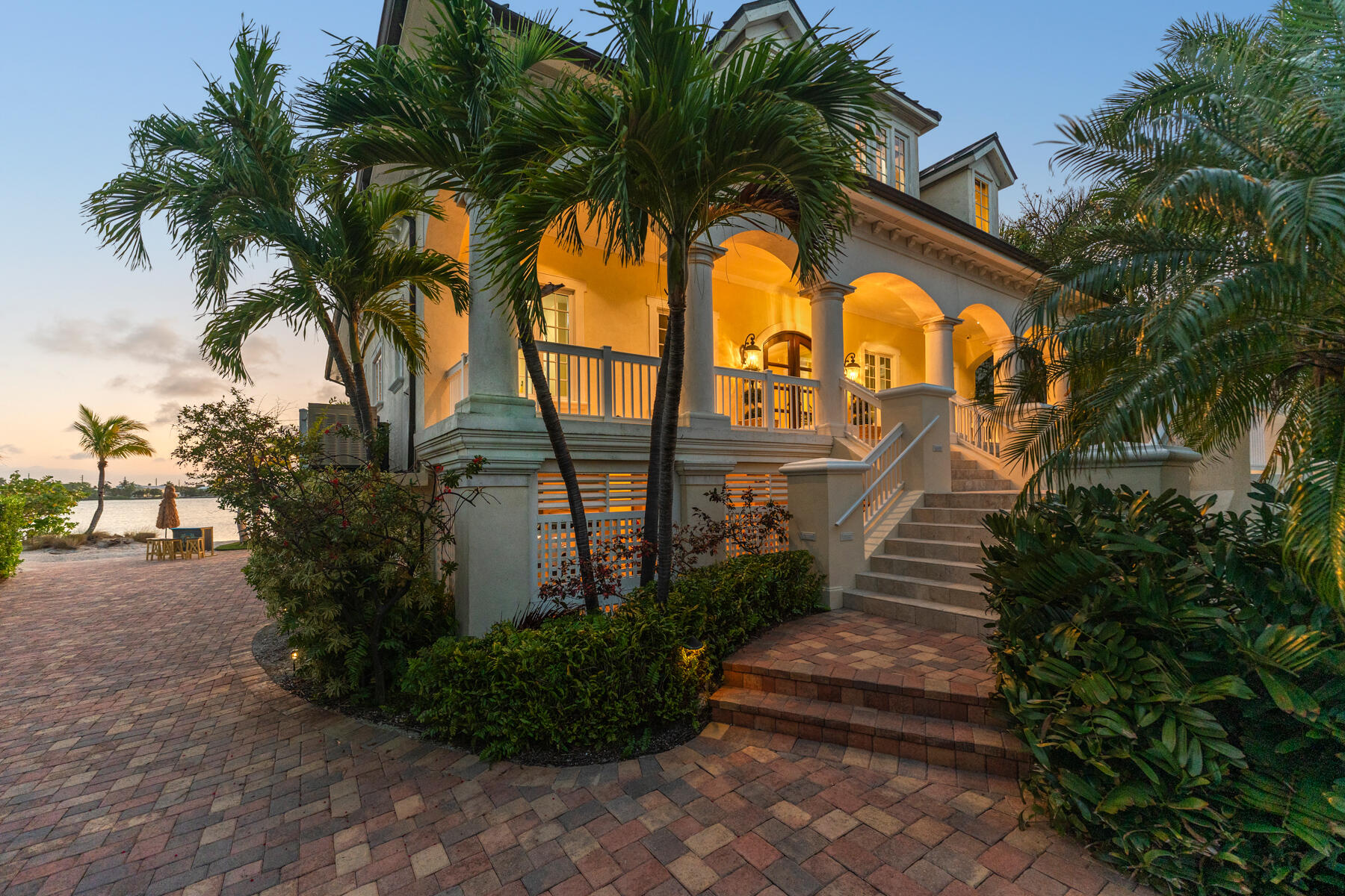 24 Cannon Royal Drive