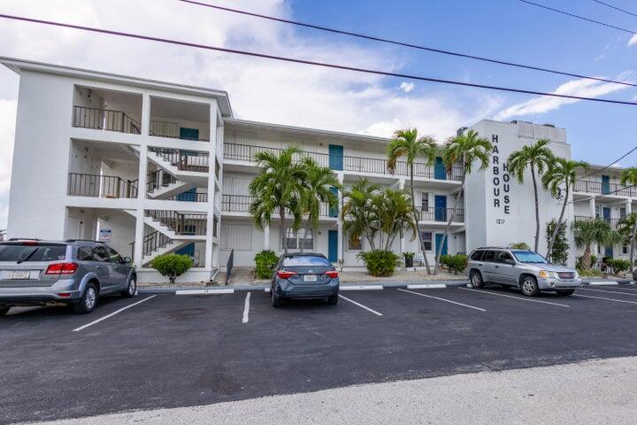1217 Sombrero Boulevard Unit: 31