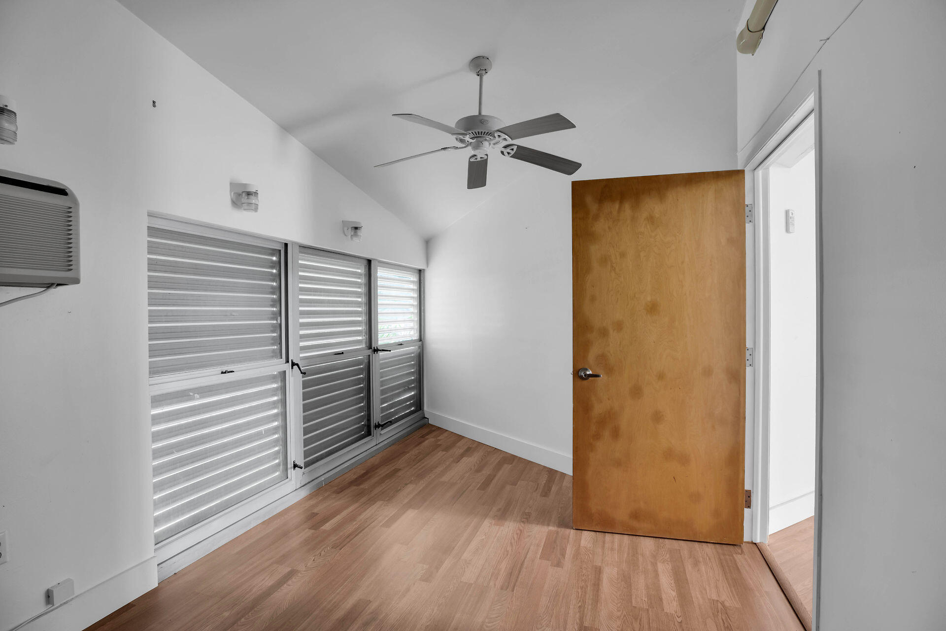 92295 Old State Road Unit: 4A