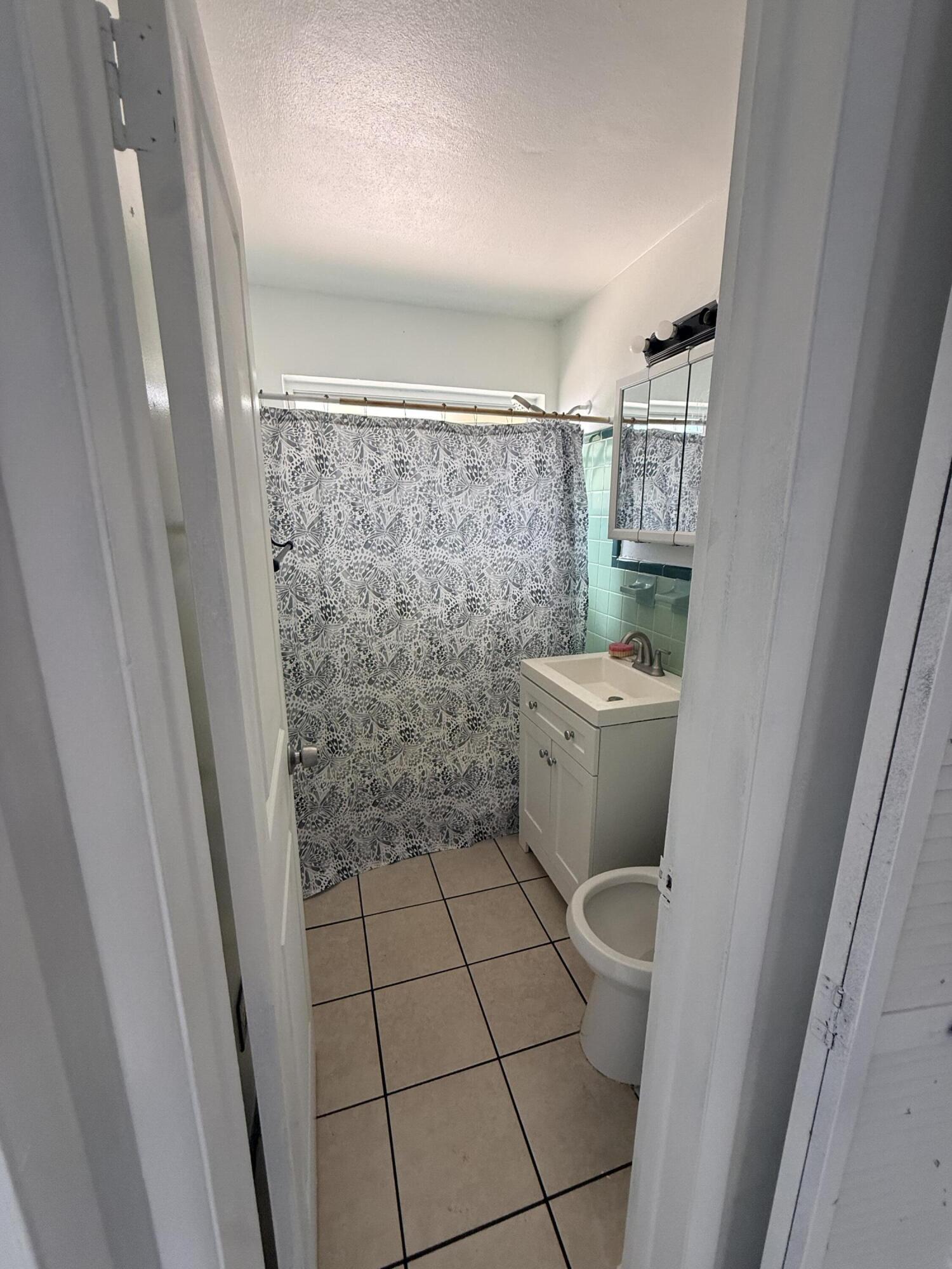 1614 Dennis Street Unit: B