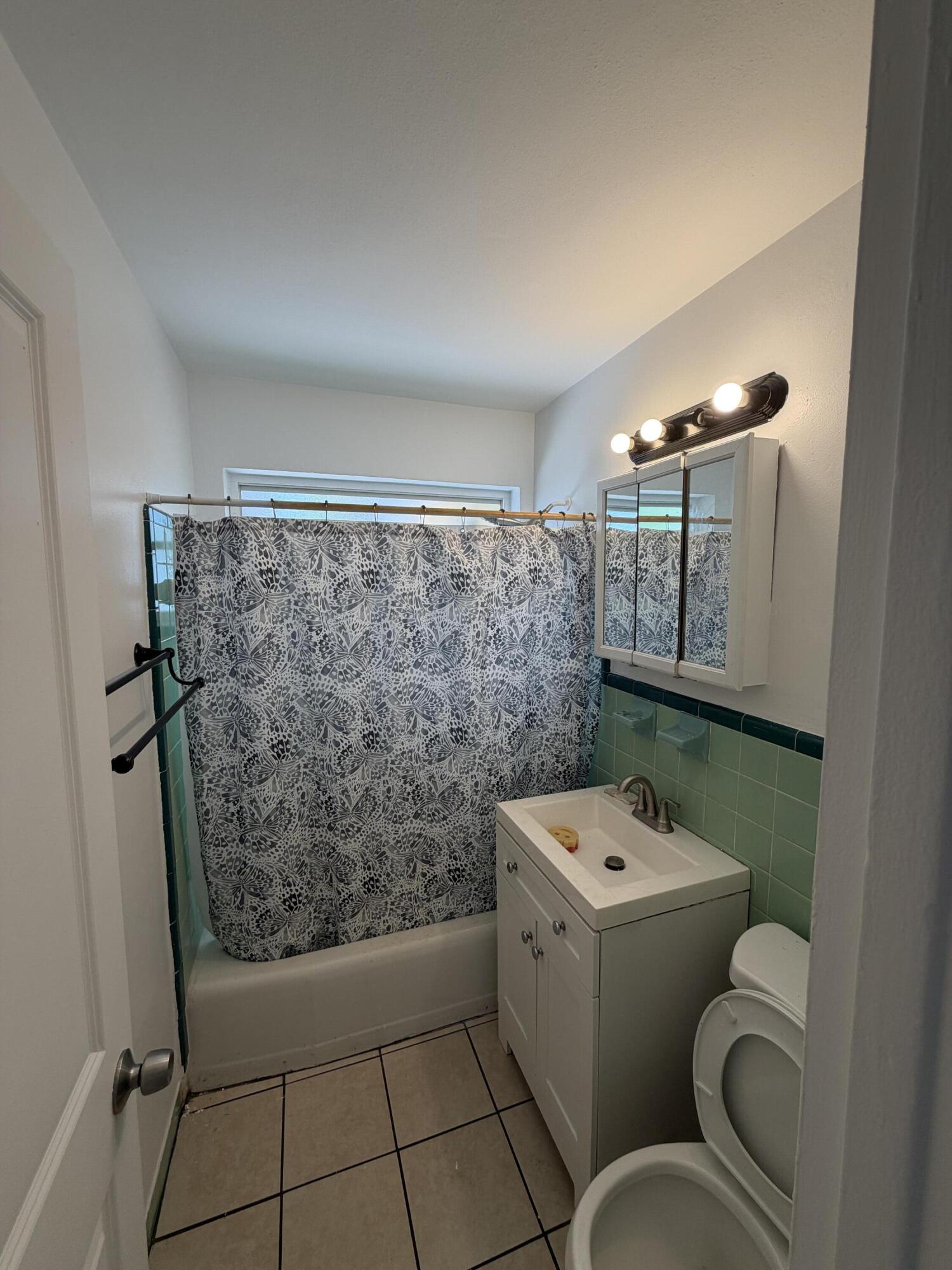 1614 Dennis Street Unit: B
