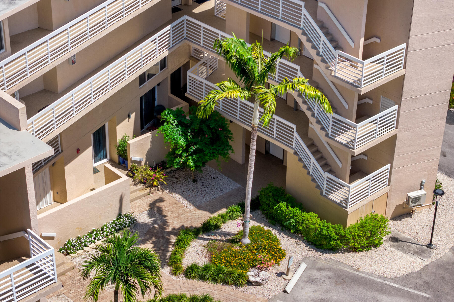 80450 Overseas Highway Unit: 204